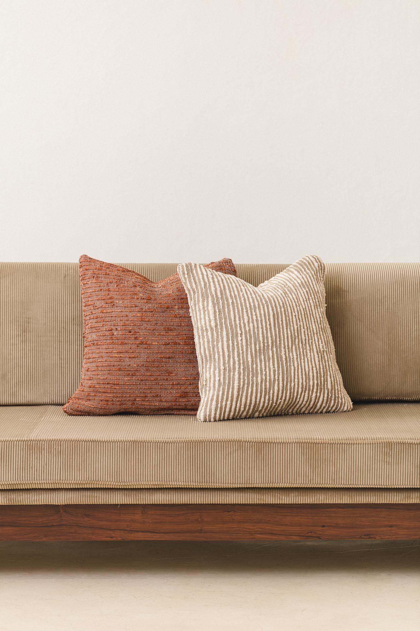 Coussin d'ameublement Castanha par Bossa Home Collection, 2023 en vente 2
