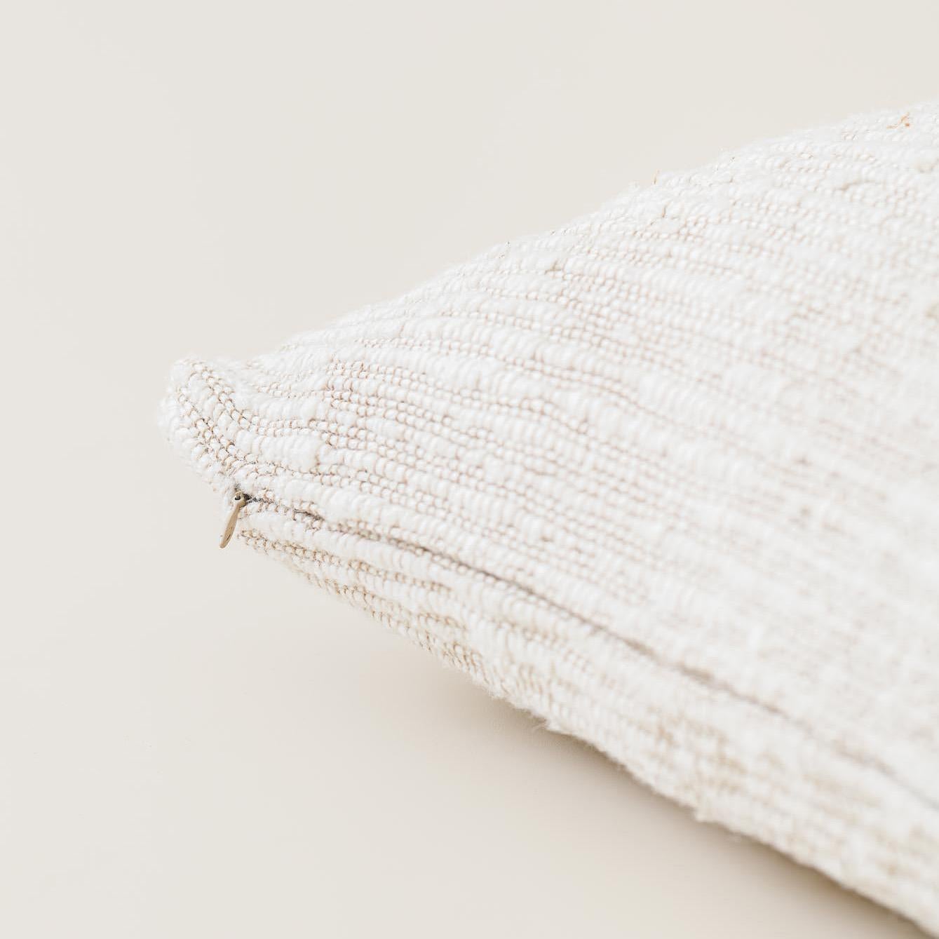 Mid-Century Modern Coussin d'ameublement Cupuaçu par Bossa Home Collection, 2023 en vente