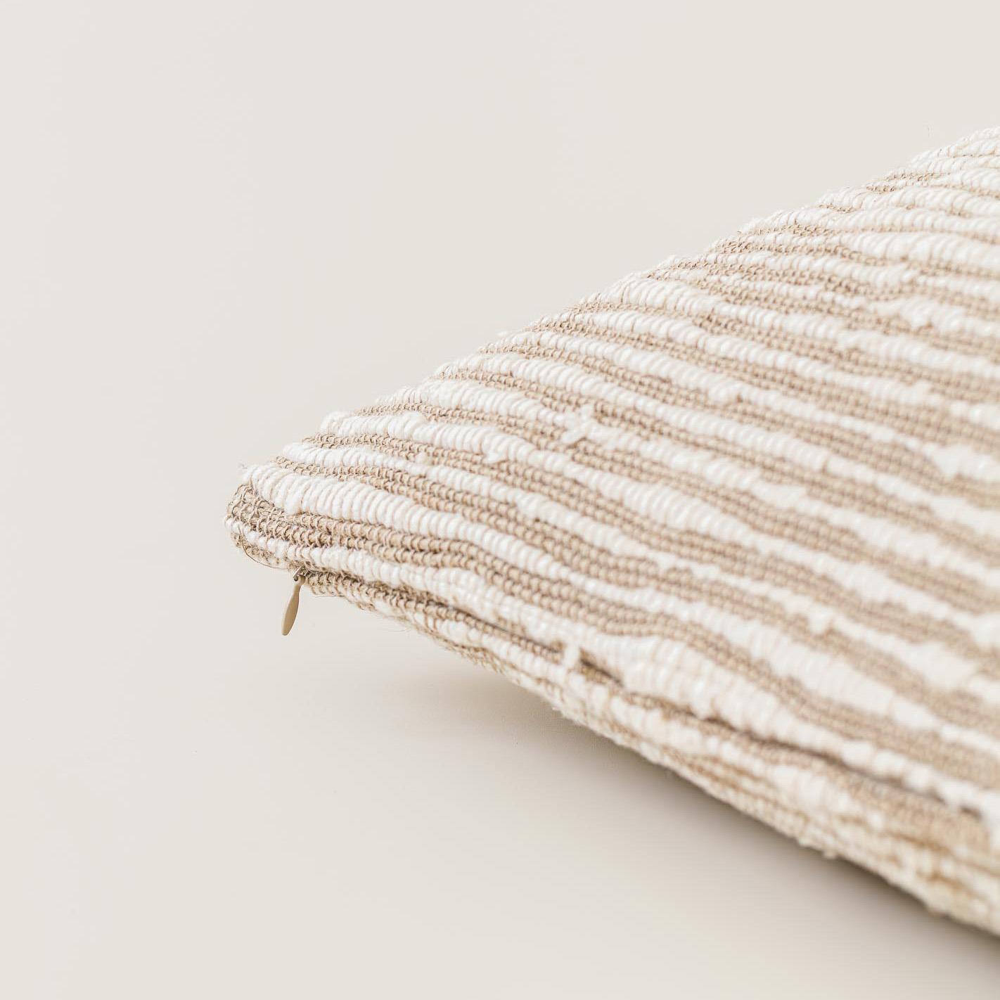 Mid-Century moderno Cuscino per tappezzeria Macadâmia di Bossa Home Collection, 2023 in vendita