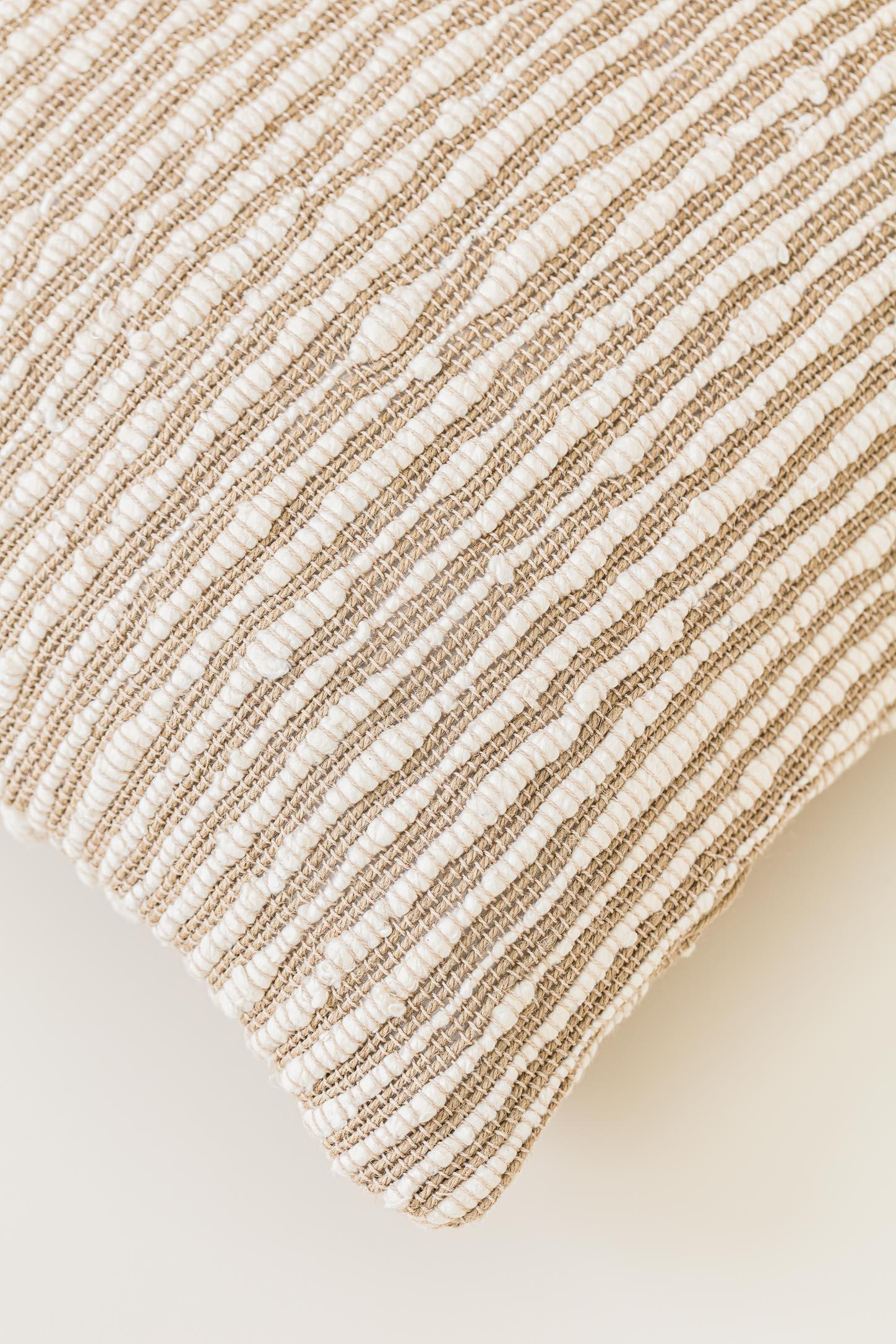 Brasiliano Cuscino per tappezzeria Macadâmia di Bossa Home Collection, 2023 in vendita