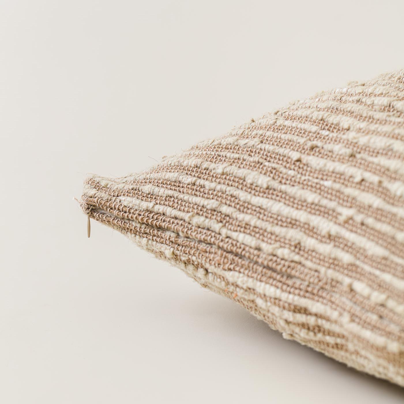 Mid-Century moderno Cuscino da tappezzeria Nozes di Bossa Home Collection, 2023 in vendita