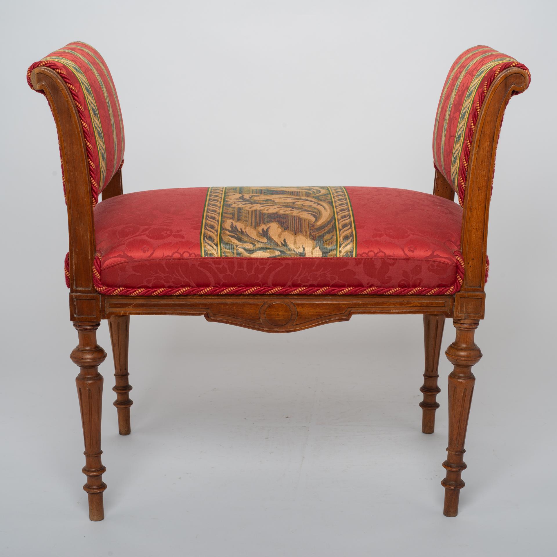 M/1857 -  Padded English bench with armrests, upholstery with pink and green English fabric: I found it like this and I liked it, even if very classic. It is very comfortable and fits everywhere. William IV style - 




