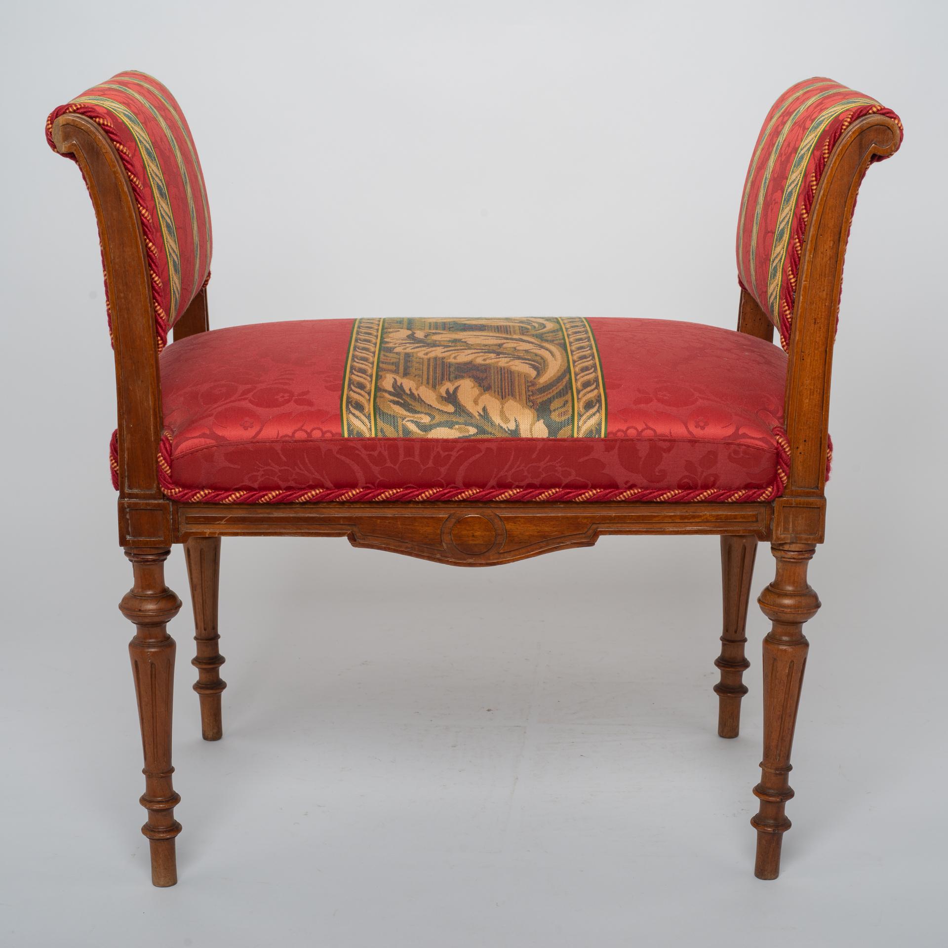 M/1857 -  Gepolsterte englische Bank mit Armlehnen, Polsterung mit rosa und grünem englischen Stoff: Ich habe sie so gefunden und sie hat mir gefallen, auch wenn sie sehr klassisch ist. Er ist sehr bequem und passt überall hin. Wilhelm IV. Stil -