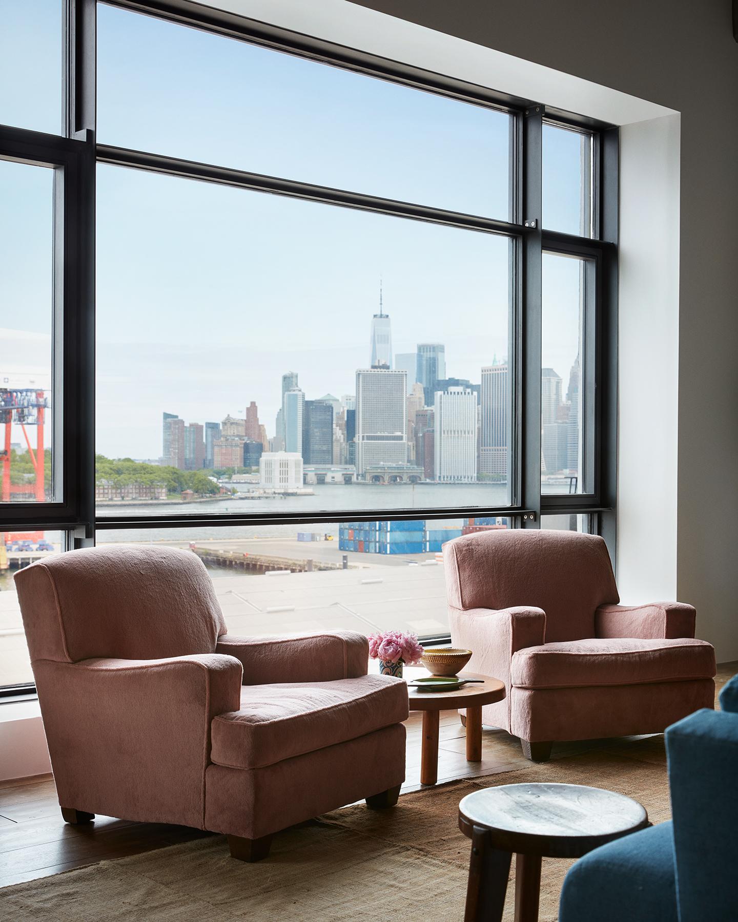 Moderne Upholstery, Solid Wood, and Oak 