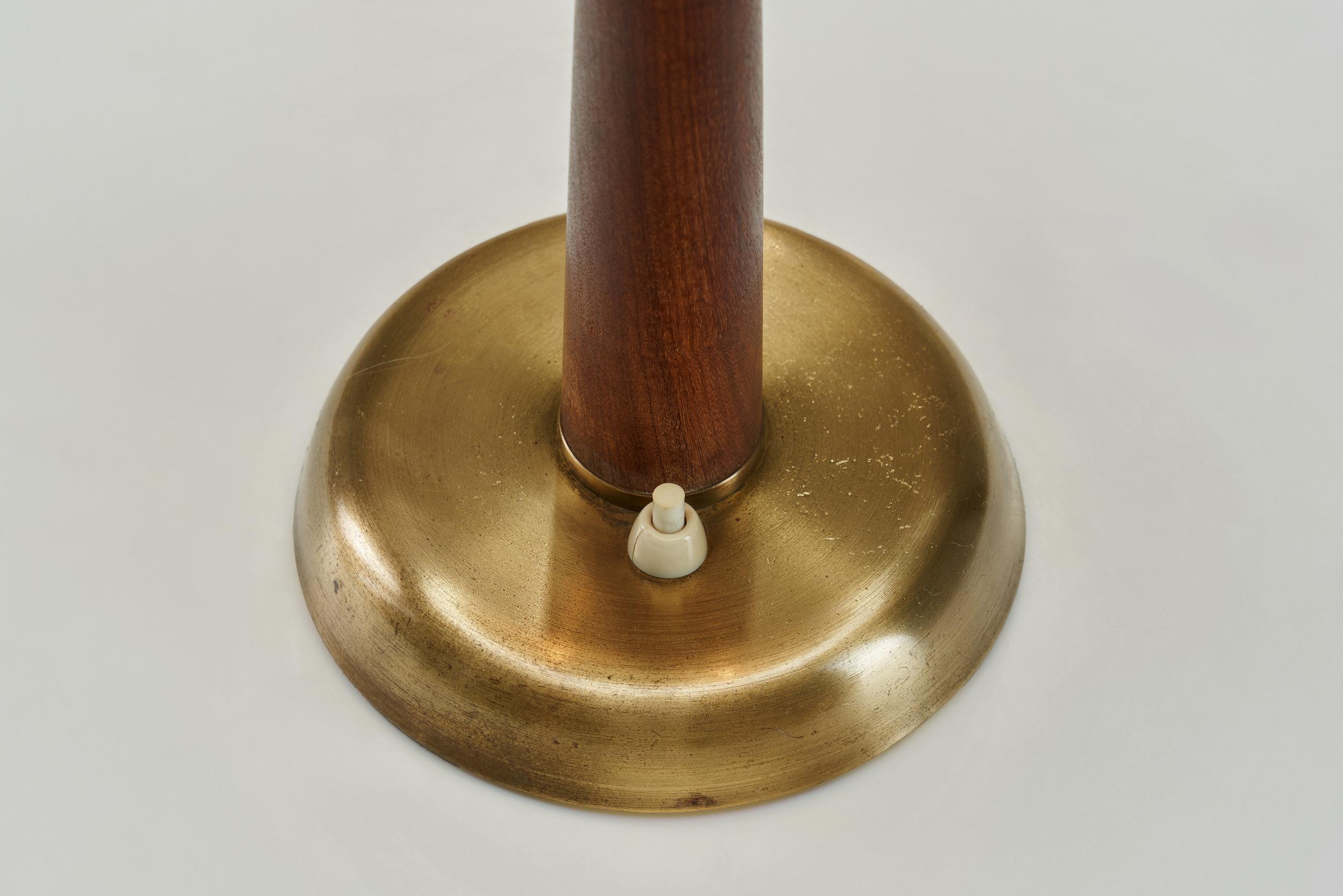 Uppsala Armaturfabrik Modell „59402“ Tischlampe, Schweden 1950er Jahre im Angebot 9
