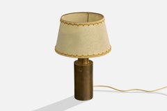 Uppsala Armaturfabrik, lampe de table, laiton, parchemin, Suède, années 1950