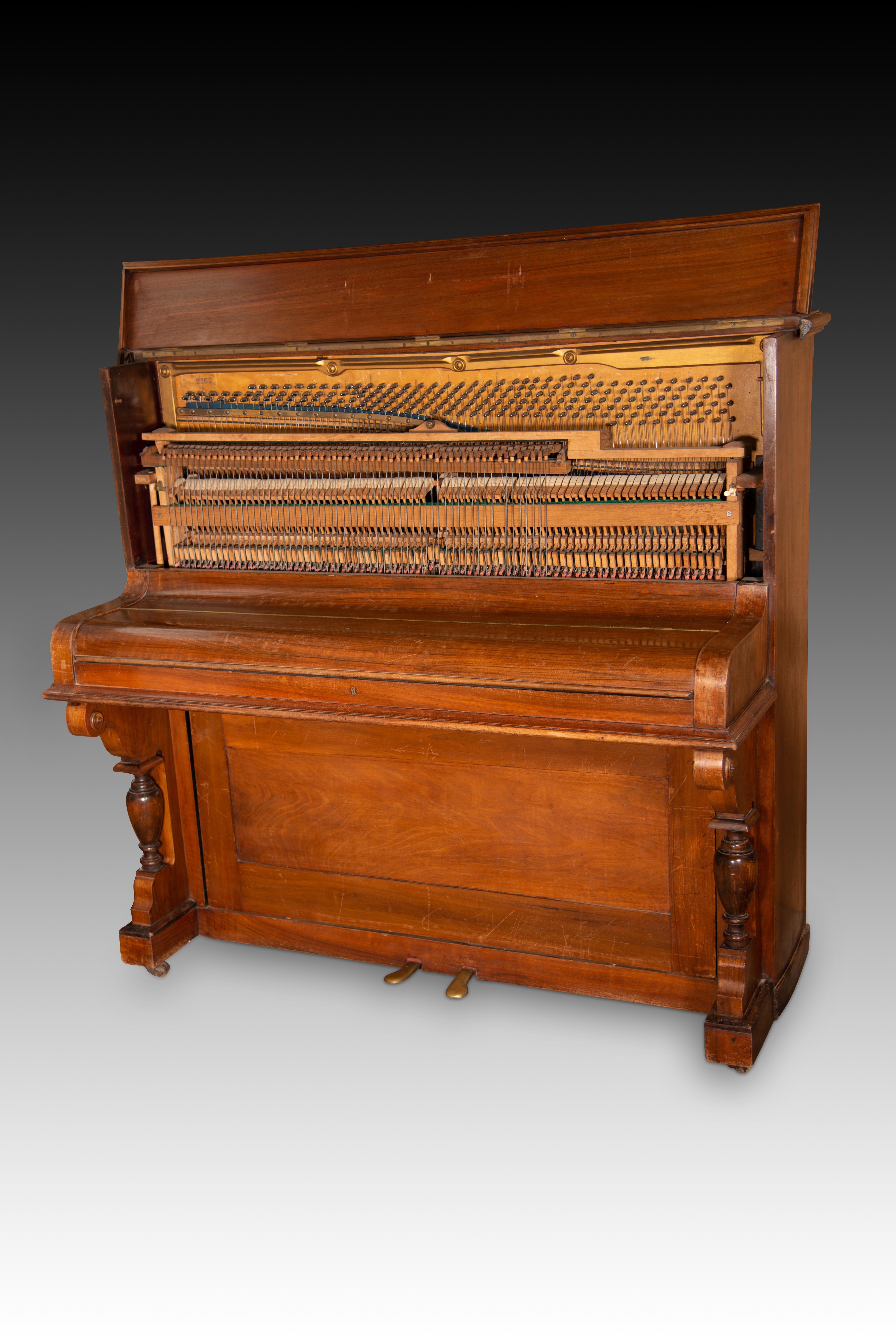Autre Piano droit. Vers le début du 20e siècle. en vente