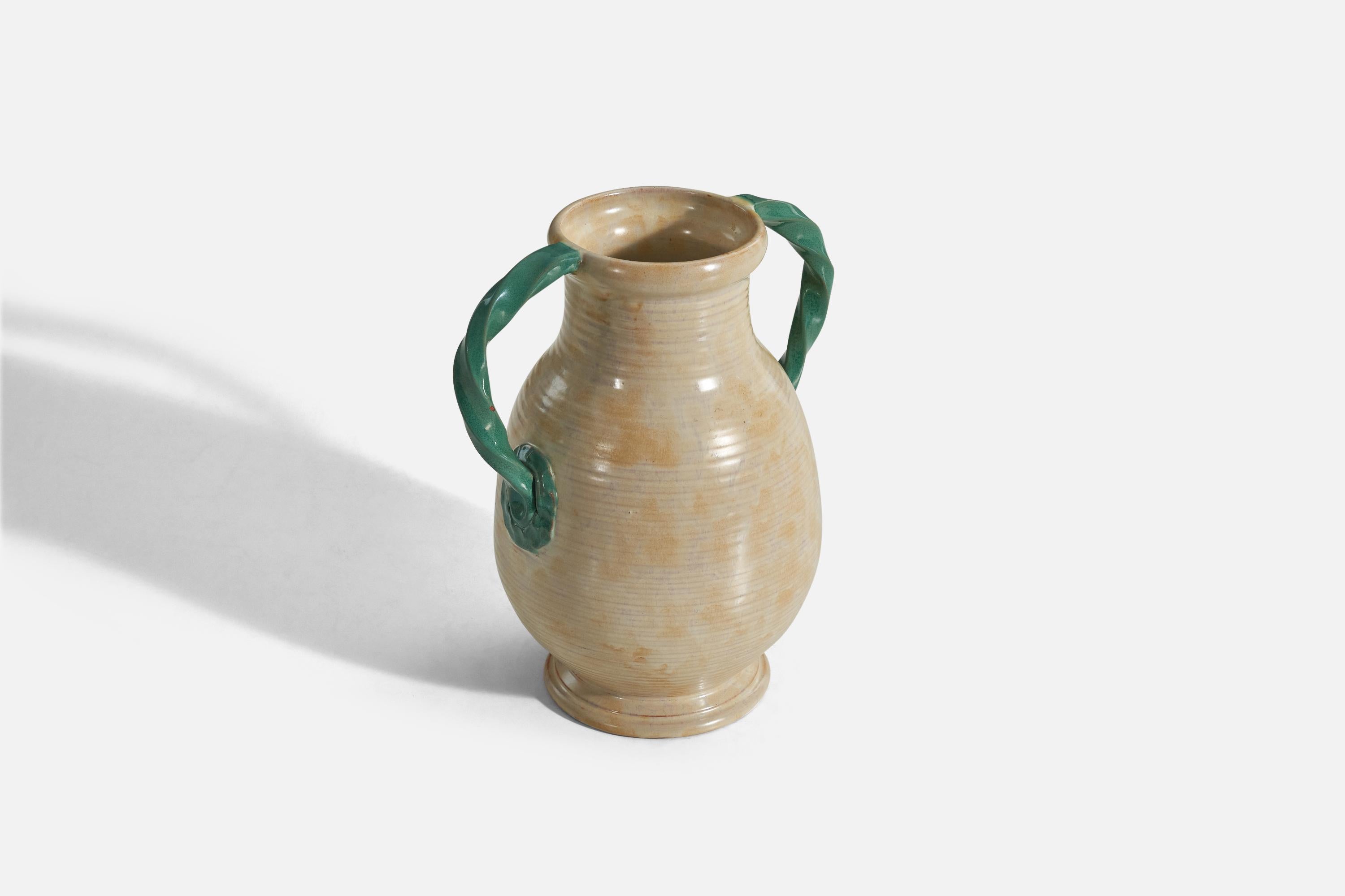 Scandinavo moderno Upsala Ekeby, Terracotta smaltata beige e verde, Svezia, anni '40 in vendita