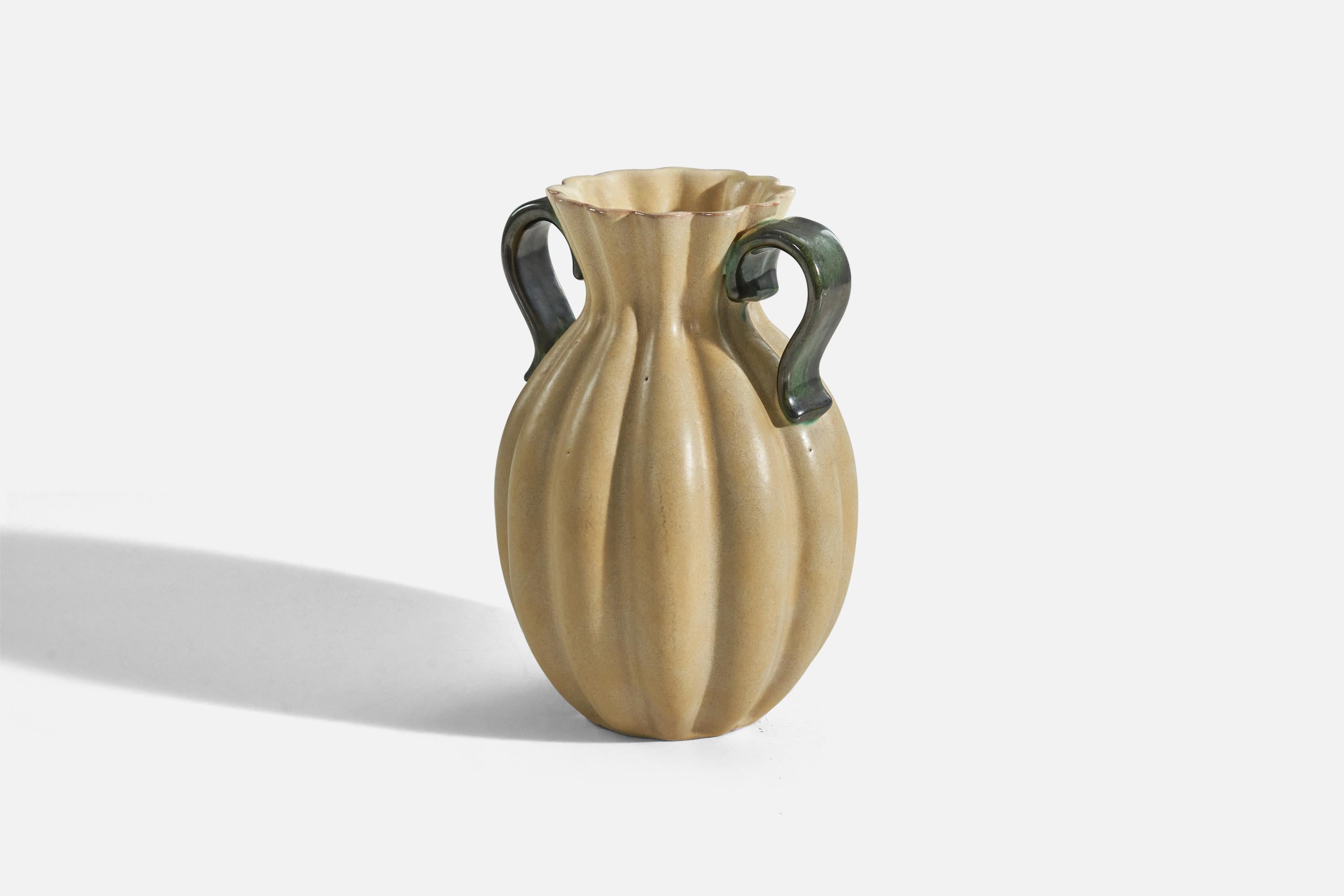 Scandinave moderne Upsala-Ekeby, faïence émaillée beige et verte, Suède, années 1940 en vente