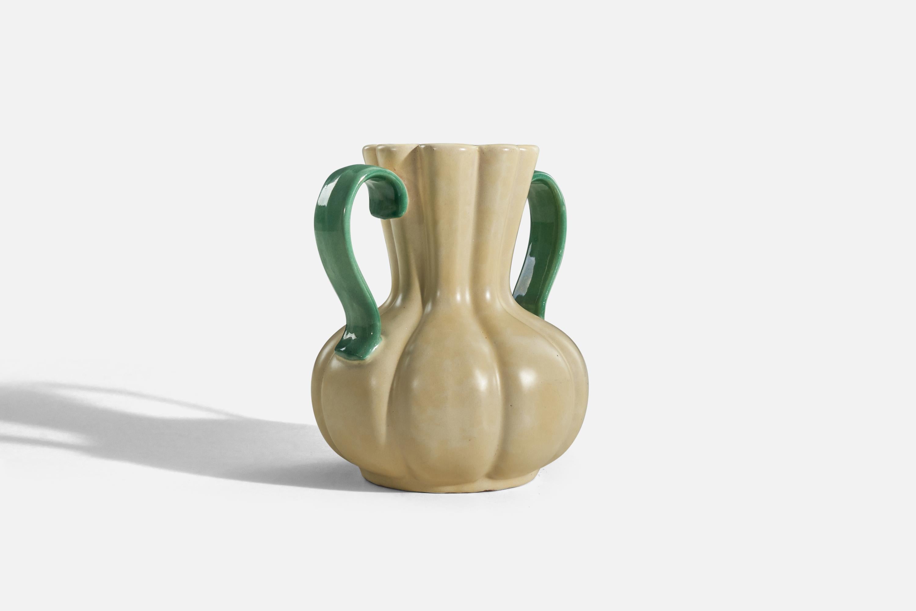 Suédois Upsala-Ekeby, faïence émaillée beige et verte, Suède, années 1940 en vente