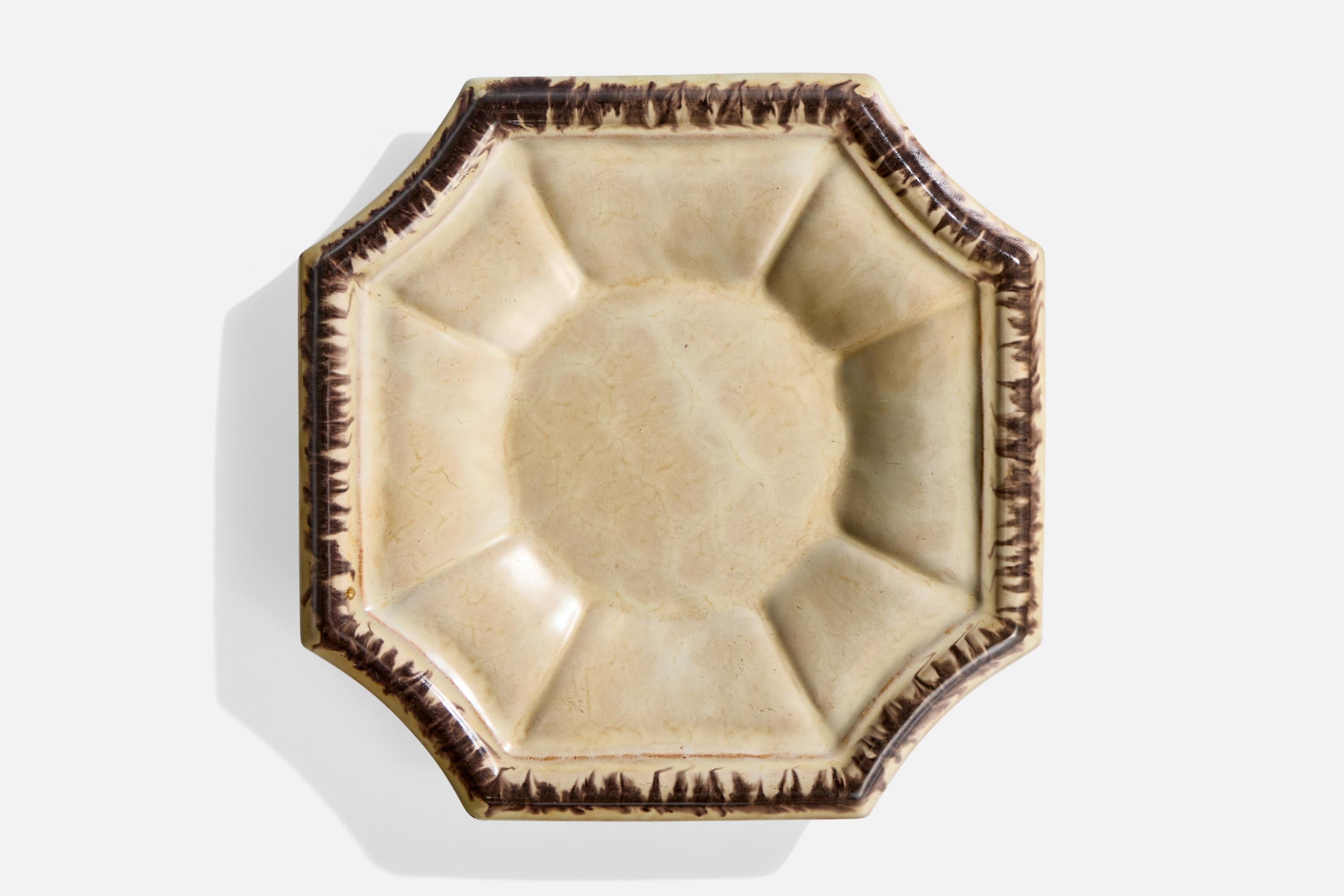 Svedese Upsala Ekeby, Piatto, Terracotta, Svezia, anni '30 in vendita