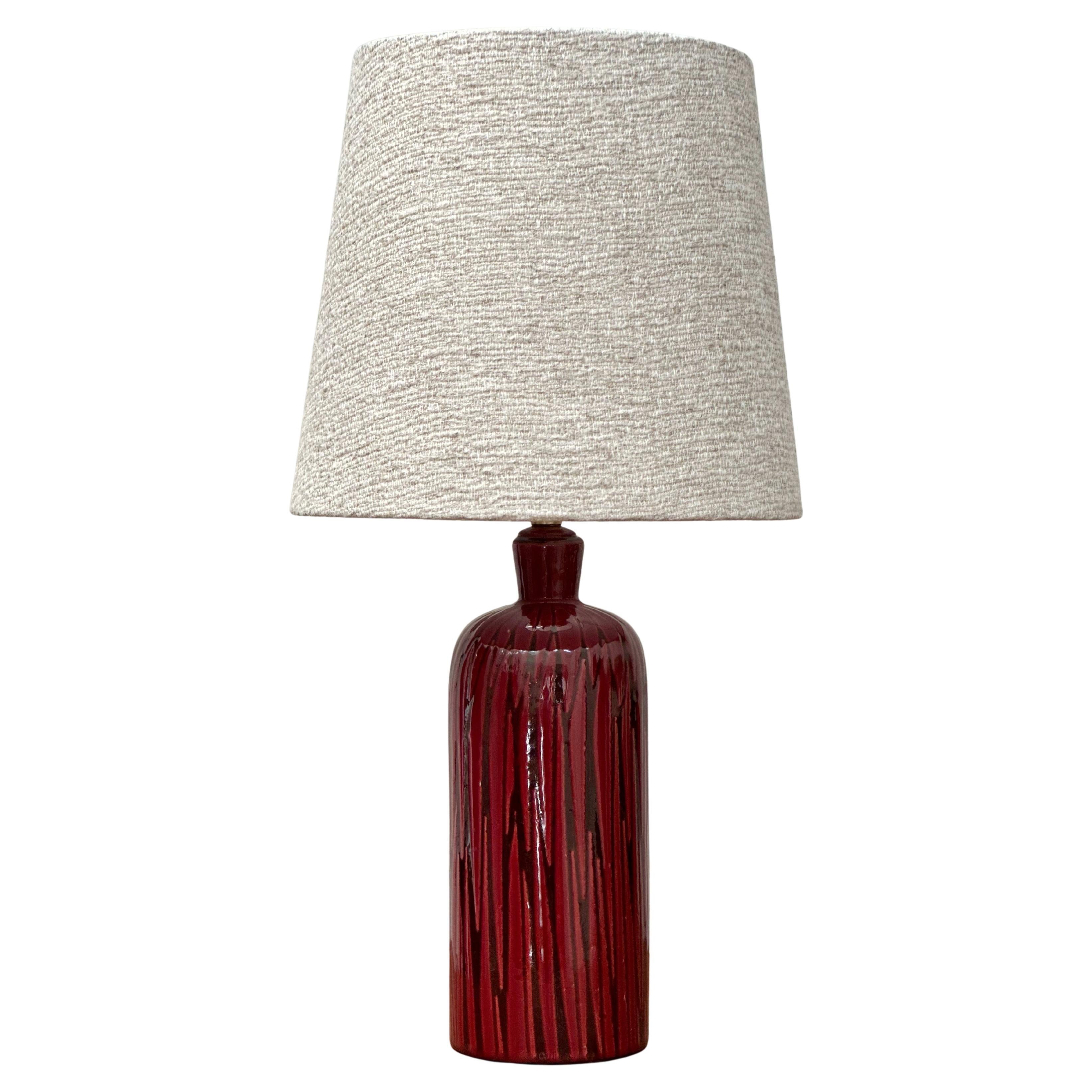 Upsala-Ekeby Earthenware Table Lamp TOKYO in red by Mari Simmulson. 1960s.