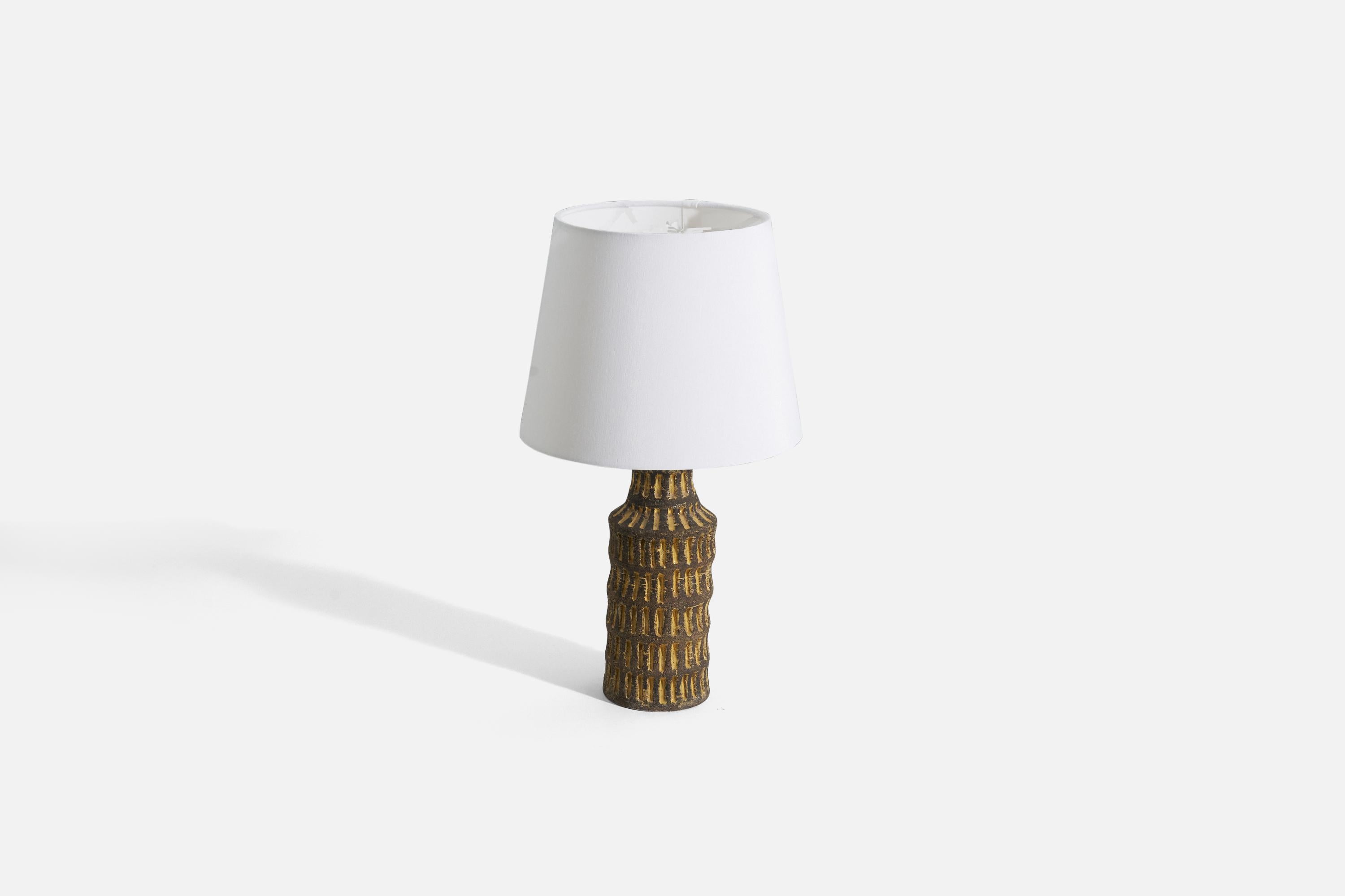 Lampe de bureau cannelée Upsala-Ekeby, faïence émaillée, Suède, années 1930 Bon état - En vente à High Point, NC