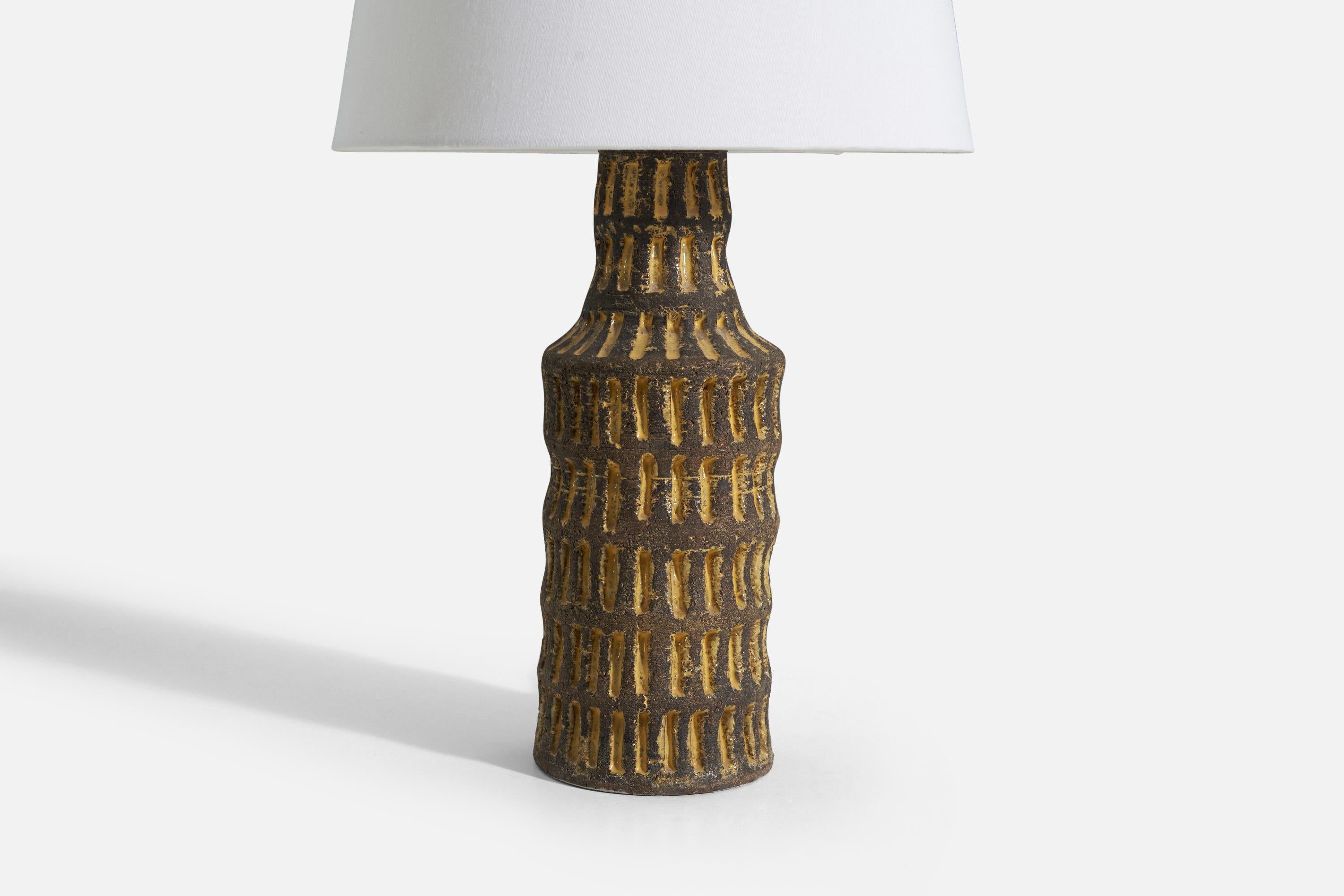 Mid-20th Century Upsala-Ekeby, Fluted Table Lamp, Glazed Earthenware, Sweden, 1930s For Sale