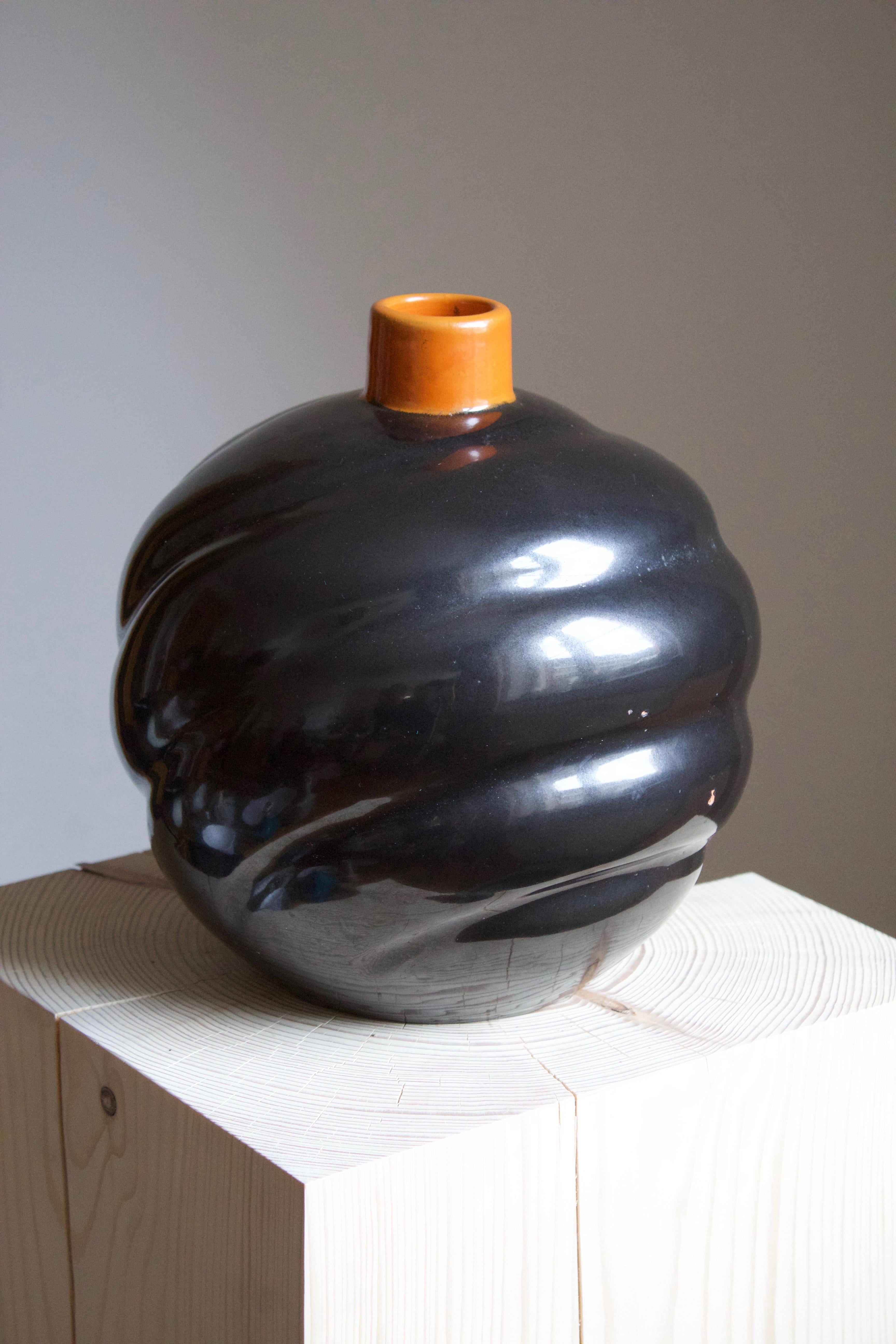 An early modernist vase. Produced by Upsala-Ekeby, Sweden, 1940s. 


Other designers of the period include Ettore Sottsass, Carl Harry Stålhane, Lisa Larsson, Axel Salto, and Arne Bang.