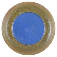 Upsala Ekeby. Large platter in stoneware with blue centre. Ca. 1960s/70s.