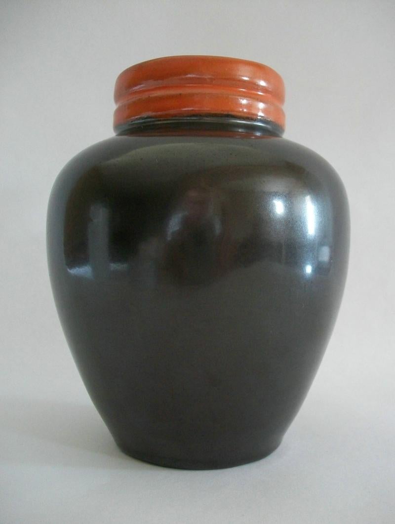 Svedese Upsala Ekeby - Vaso in ceramica da studio della metà del secolo - Svezia - Circa 1950 in vendita