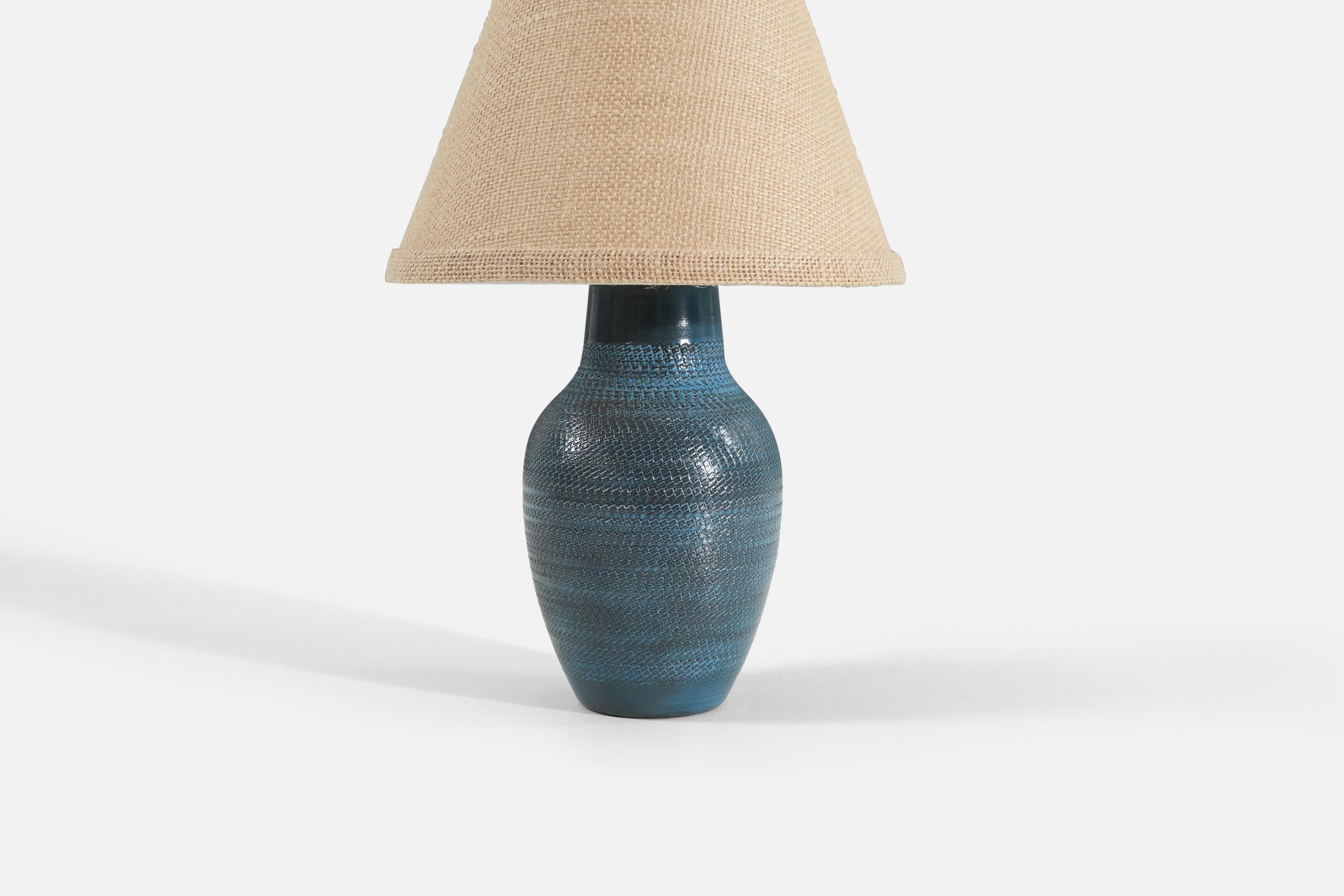 Ingrid Atterberg, Table Lamp, Glazed Earthenware, Upsala-Ekeby, Sweden, C. 1950s In Good Condition For Sale In High Point, NC