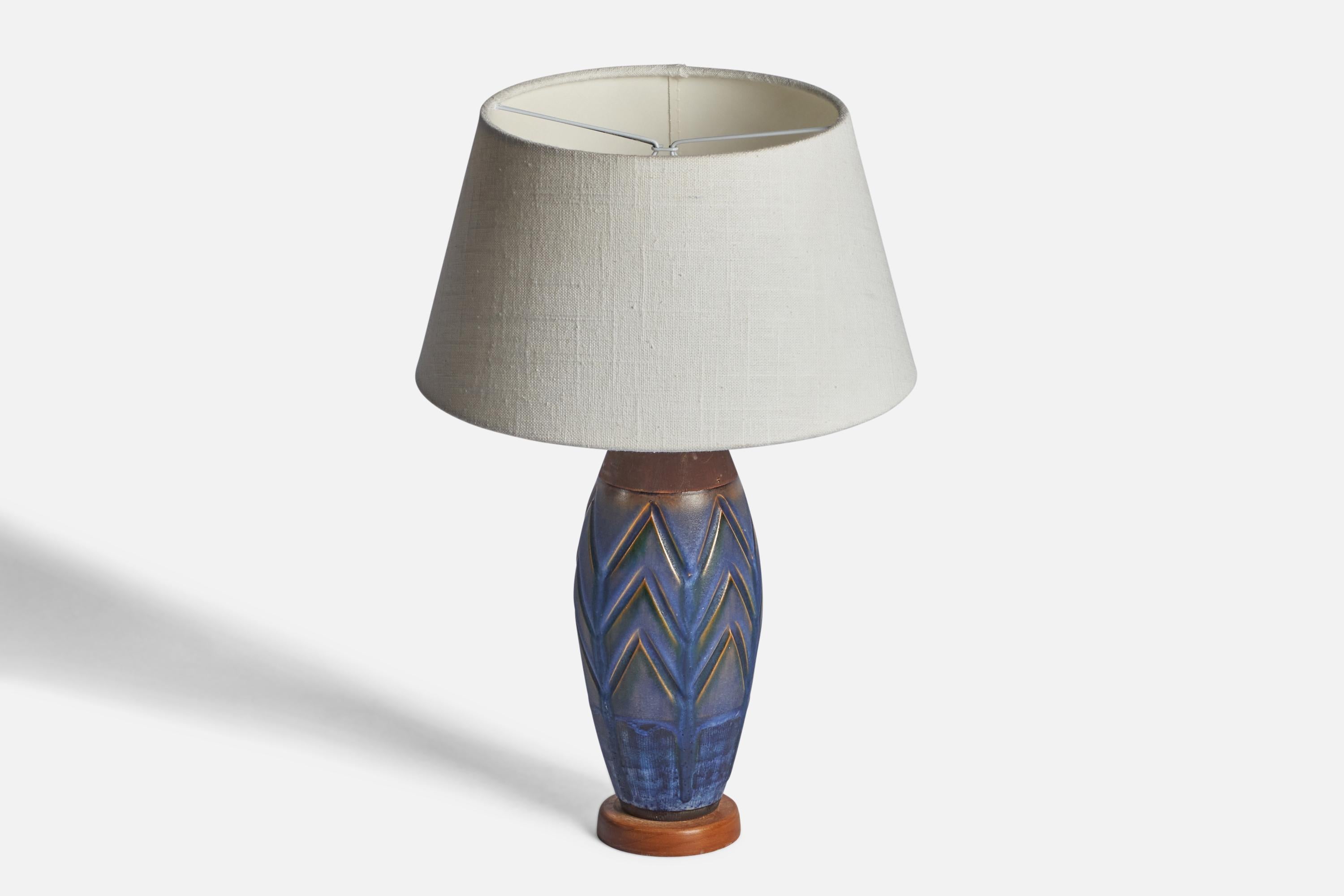 Mid-Century Modern Upsala Ekeby, Table Lamp, Ceramic, Wood, Sweden, 1950s For Sale