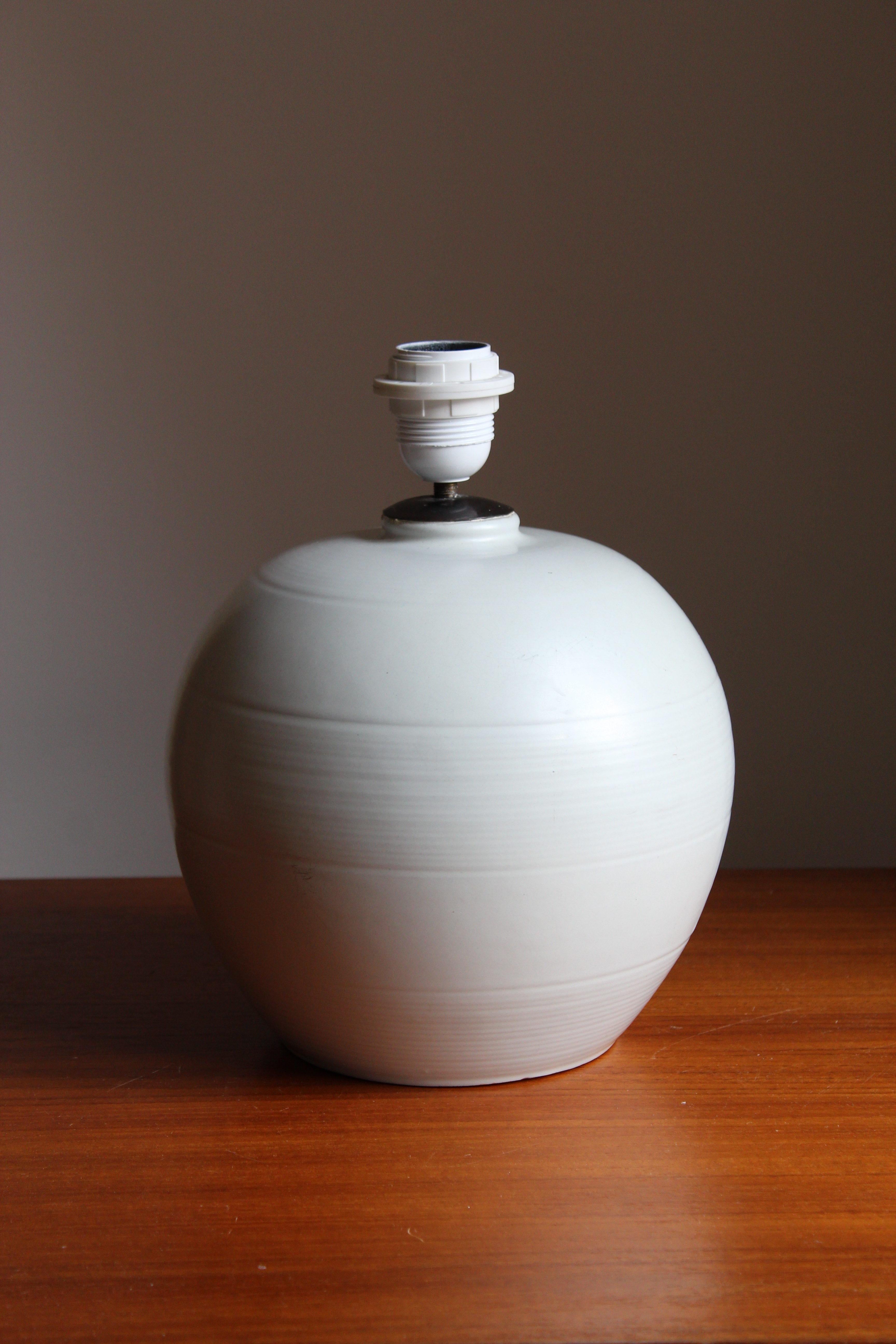 Upsala-Ekeby, Table Lamp, White Glazed Earthenware, Sweden, 1930s In Good Condition In High Point, NC