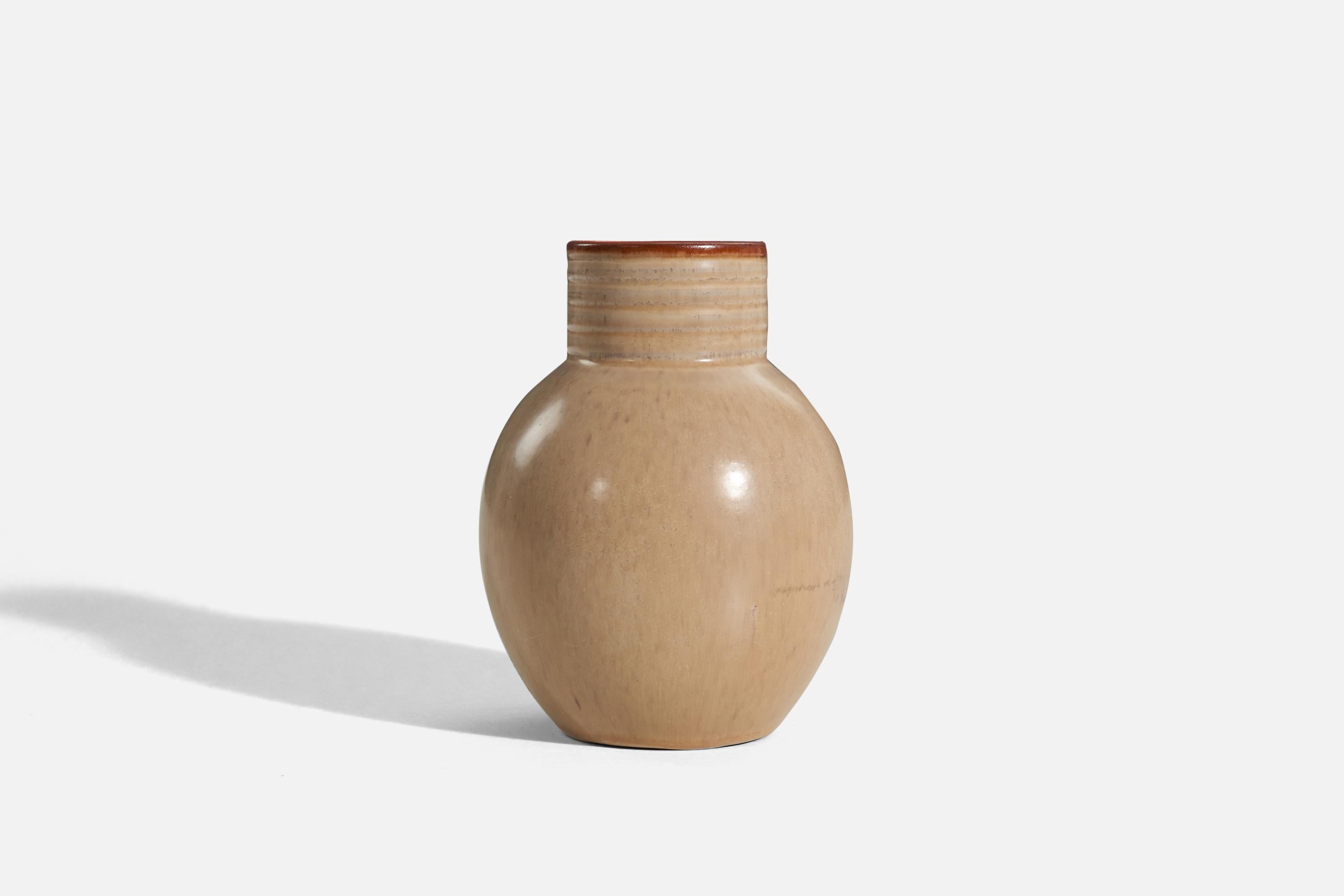 Svedese Upsala Ekeby, Vaso, terracotta smaltata beige e arancione, Svezia, anni '40 in vendita