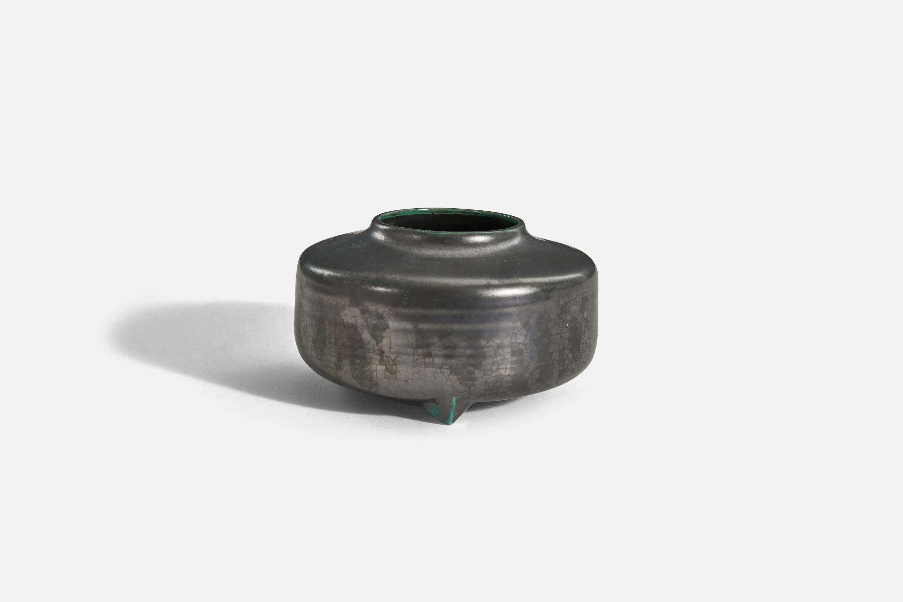 Svedese Upsala Ekeby, Vaso, Terracotta smaltata nera e verde, Svezia, anni '40 in vendita