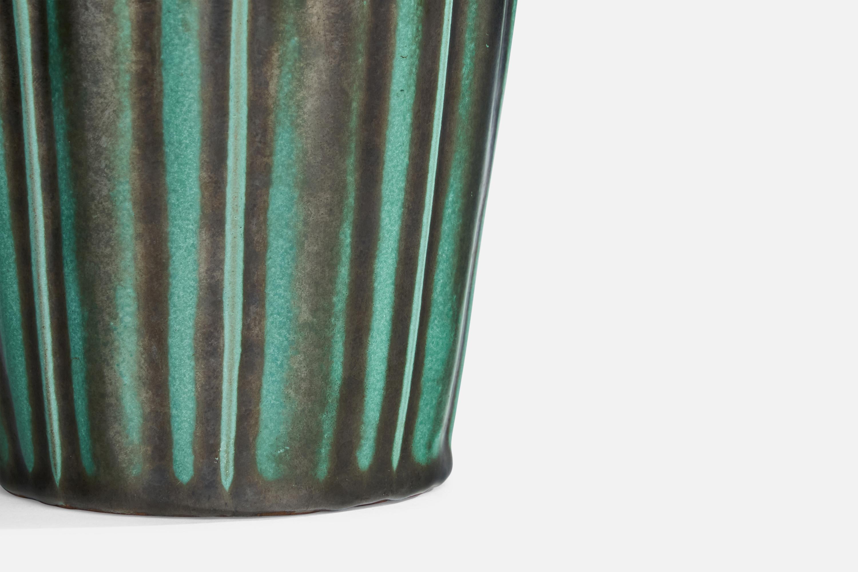 Milieu du XXe siècle Vase en faïence de Upsala Ekeby, années 1930 en vente