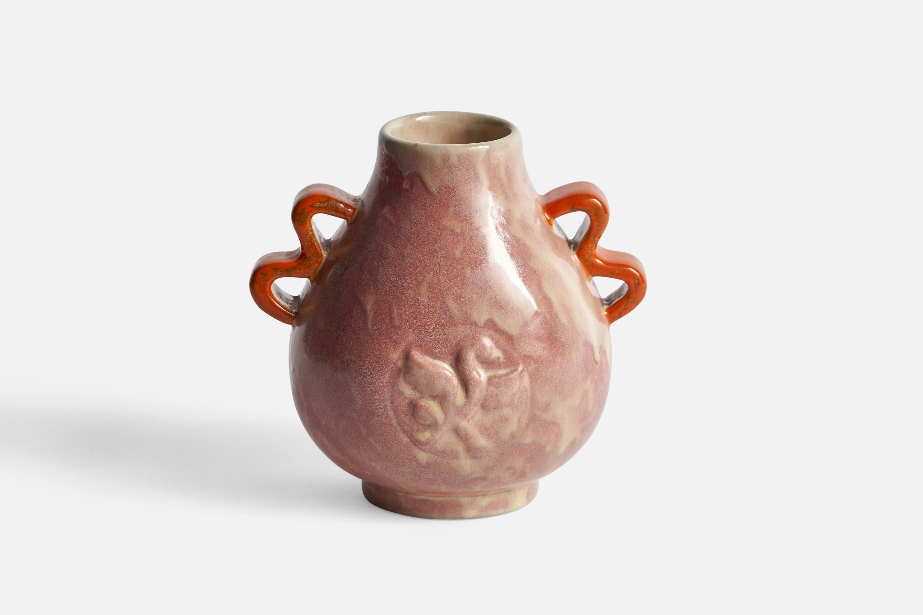 Vase en faïence à glaçure rose et orange conçu et produit par Upsala Ekeby, Suède, années 1930.