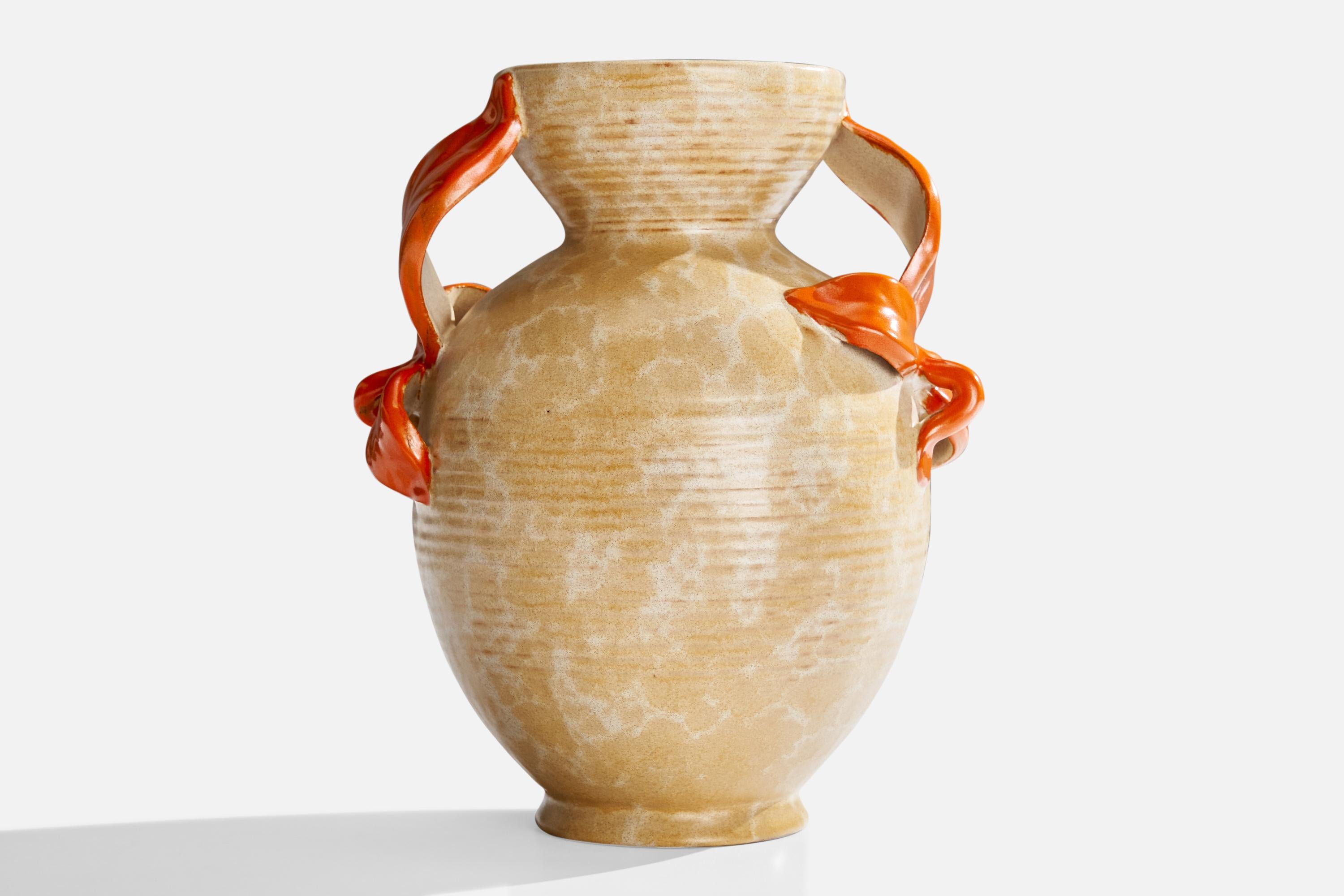 Vaso in terracotta smaltata beige e arancione disegnato e prodotto da Upsala Ekeby, Svezia, anni '30.