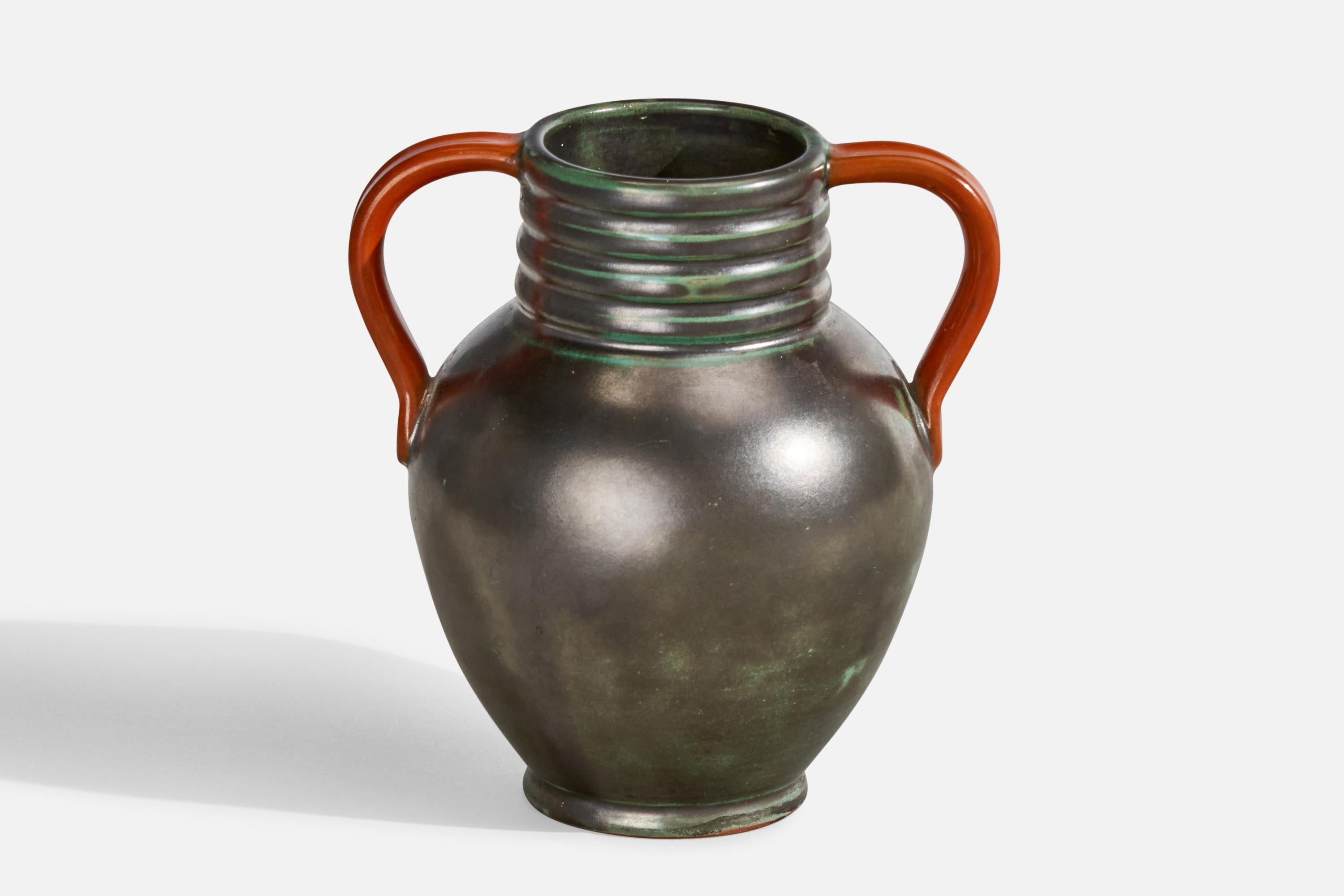 Vaso in terracotta smaltata arancione e verde, progettato e prodotto da Upsala Ekeby, Svezia, anni '30.
