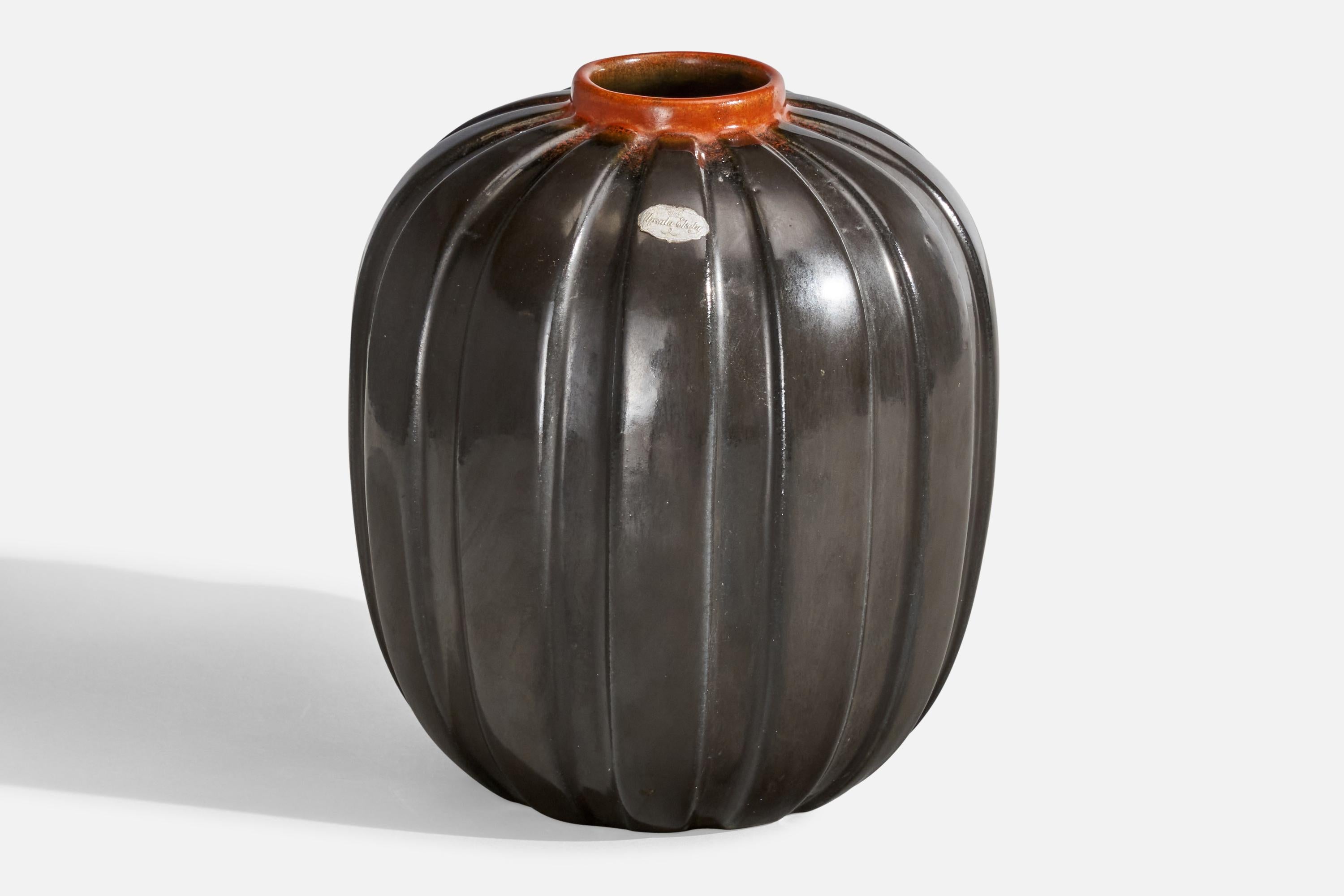 Vaso di terracotta smaltata beige e nera progettato e prodotto da Upsala Ekeby, Svezia, anni '30.
