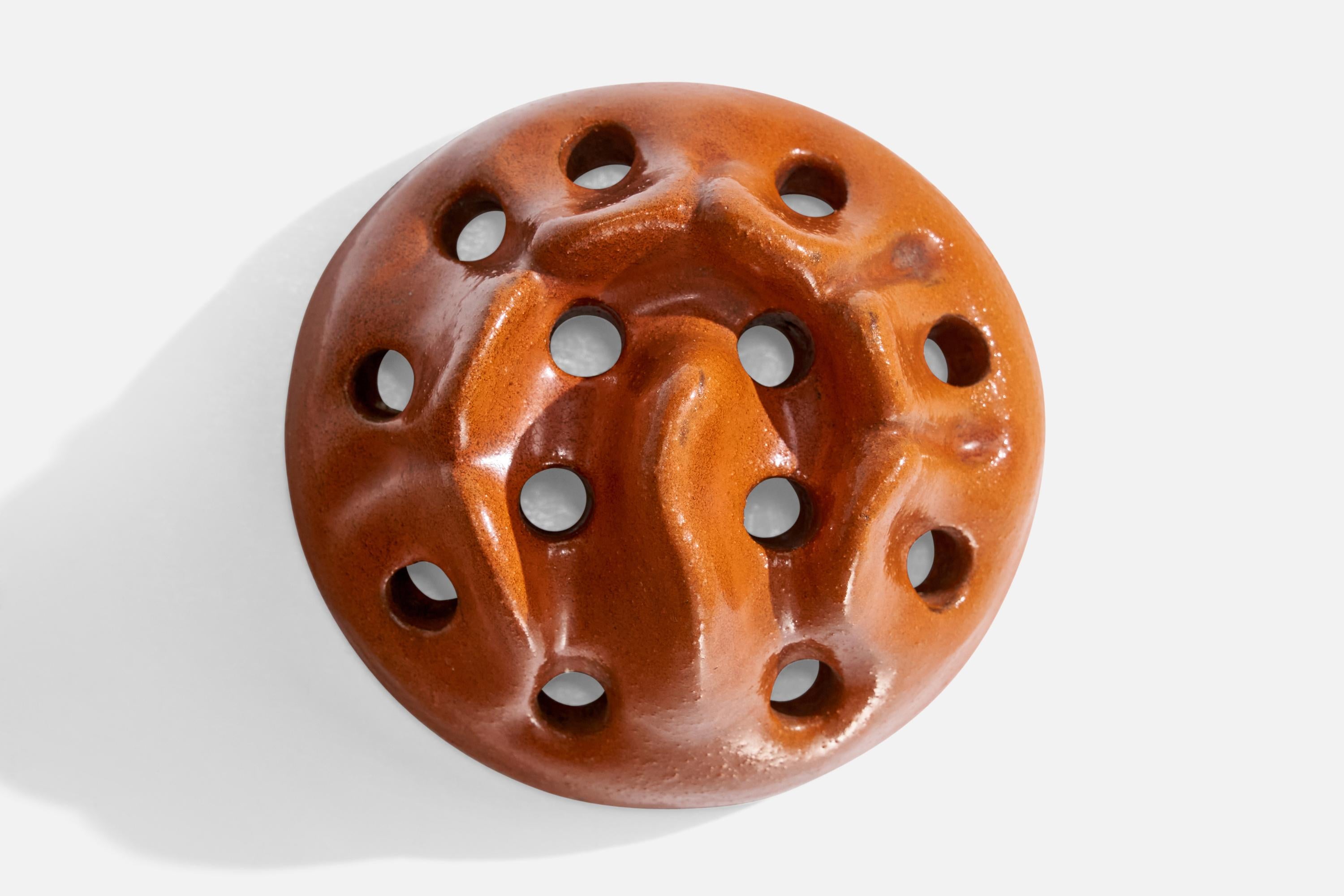 Vaso o scultura in smalto marrone progettato e prodotto da Upsala Ekeby, Svezia, anni '30 circa.

Dimensioni: 2 