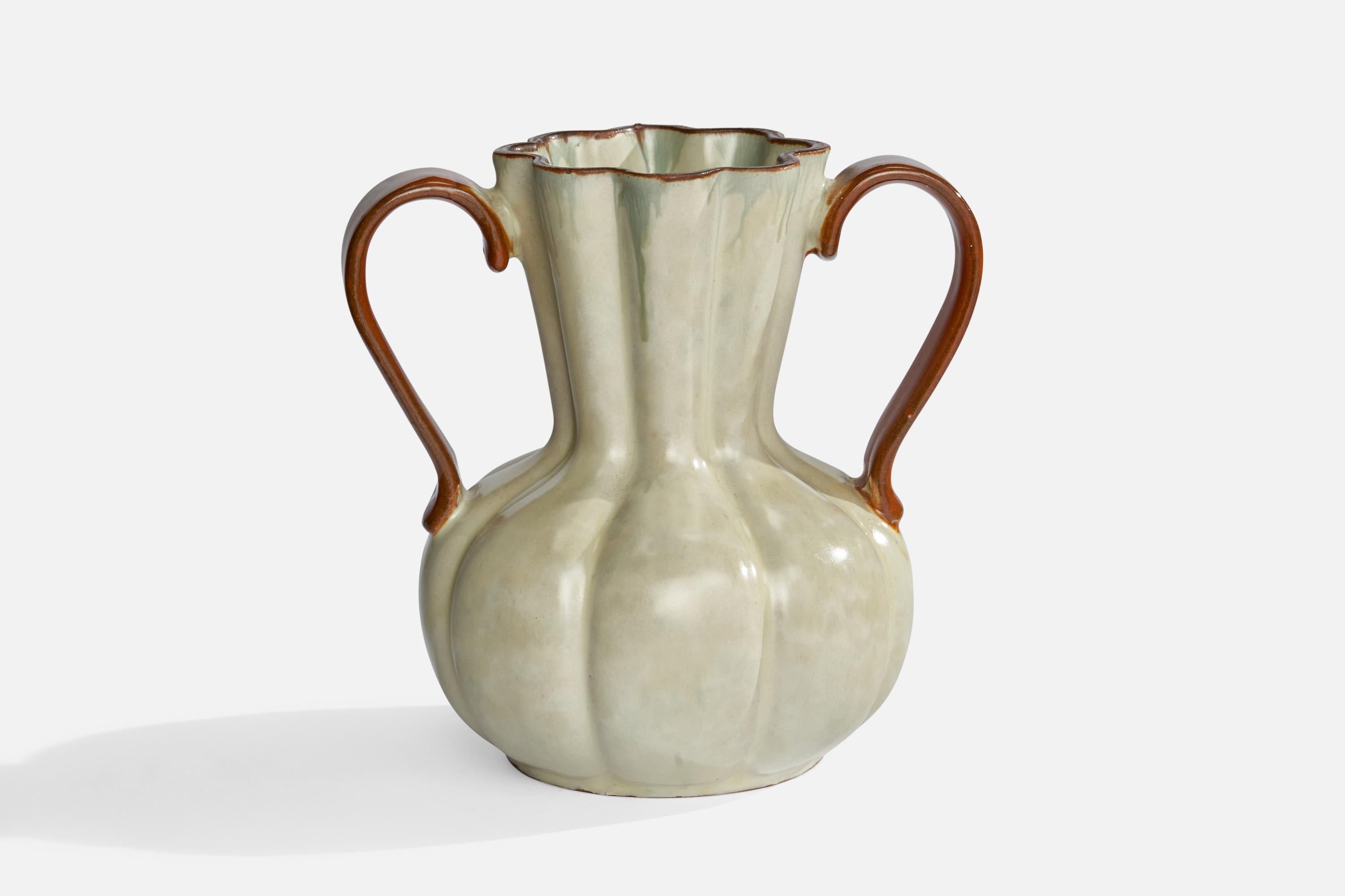 Scandinavo moderno Upsala Ekeby, Vaso, Terracotta, Svezia, anni '1930 in vendita