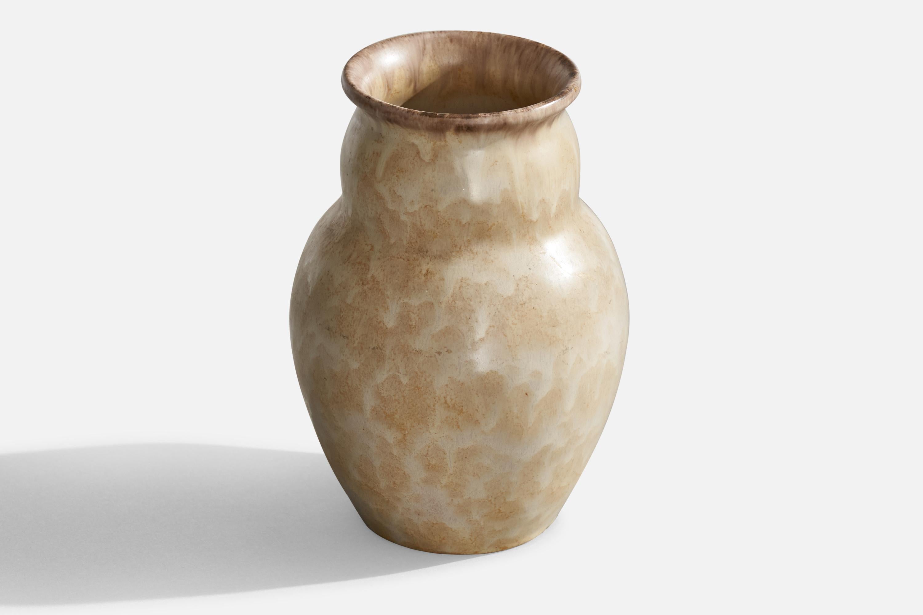 Scandinavo moderno Upsala Ekeby, Vaso, Terracotta, Svezia, anni '1930 in vendita