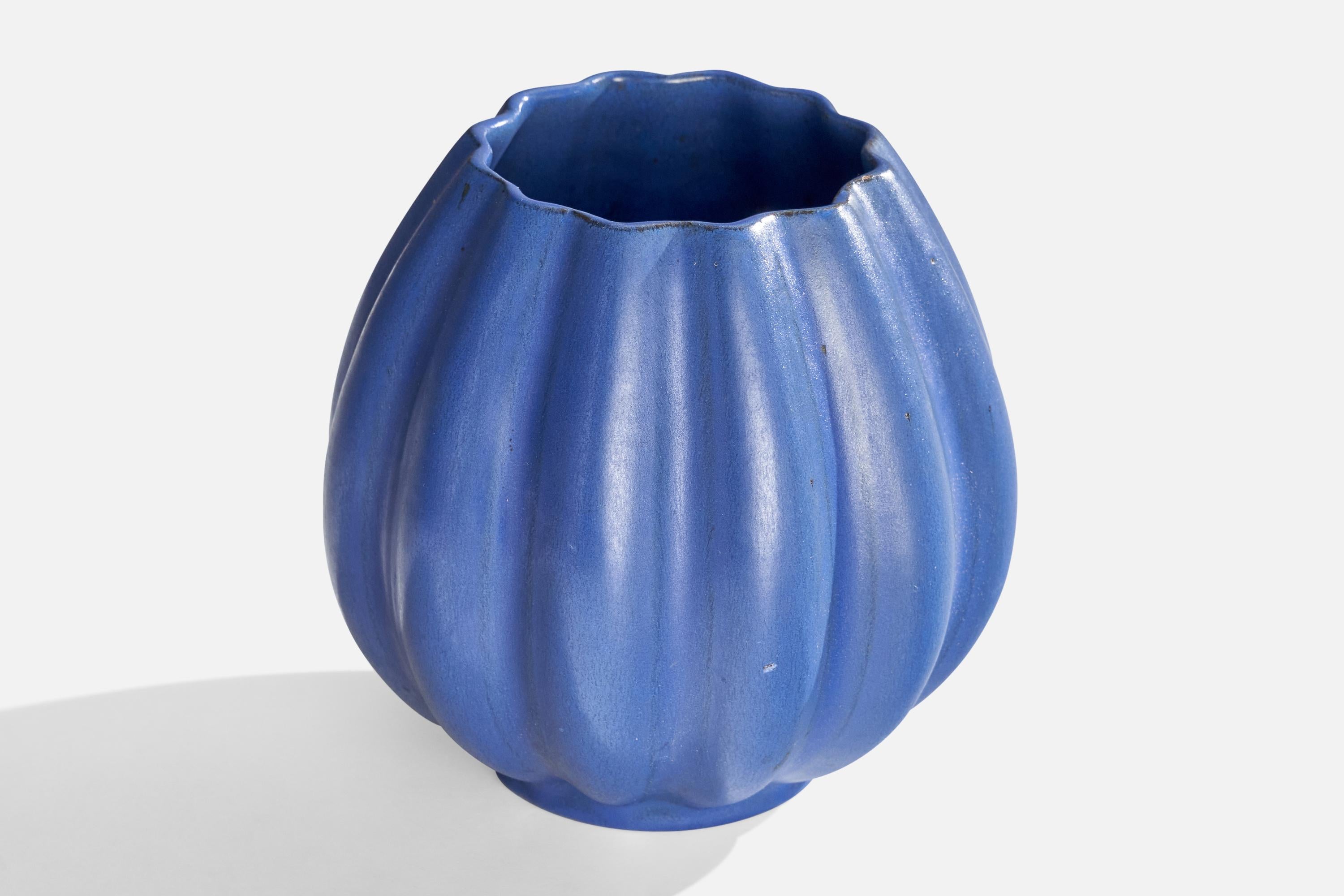 Scandinavo moderno Upsala Ekeby, Vaso, Terracotta, Svezia, anni '1930 in vendita