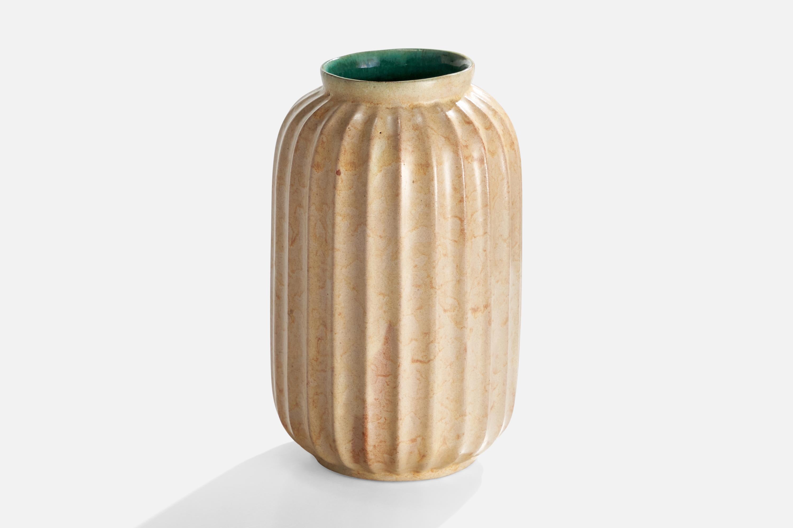 Scandinavo moderno Upsala Ekeby, Vaso, Terracotta, Svezia, anni '1930 in vendita