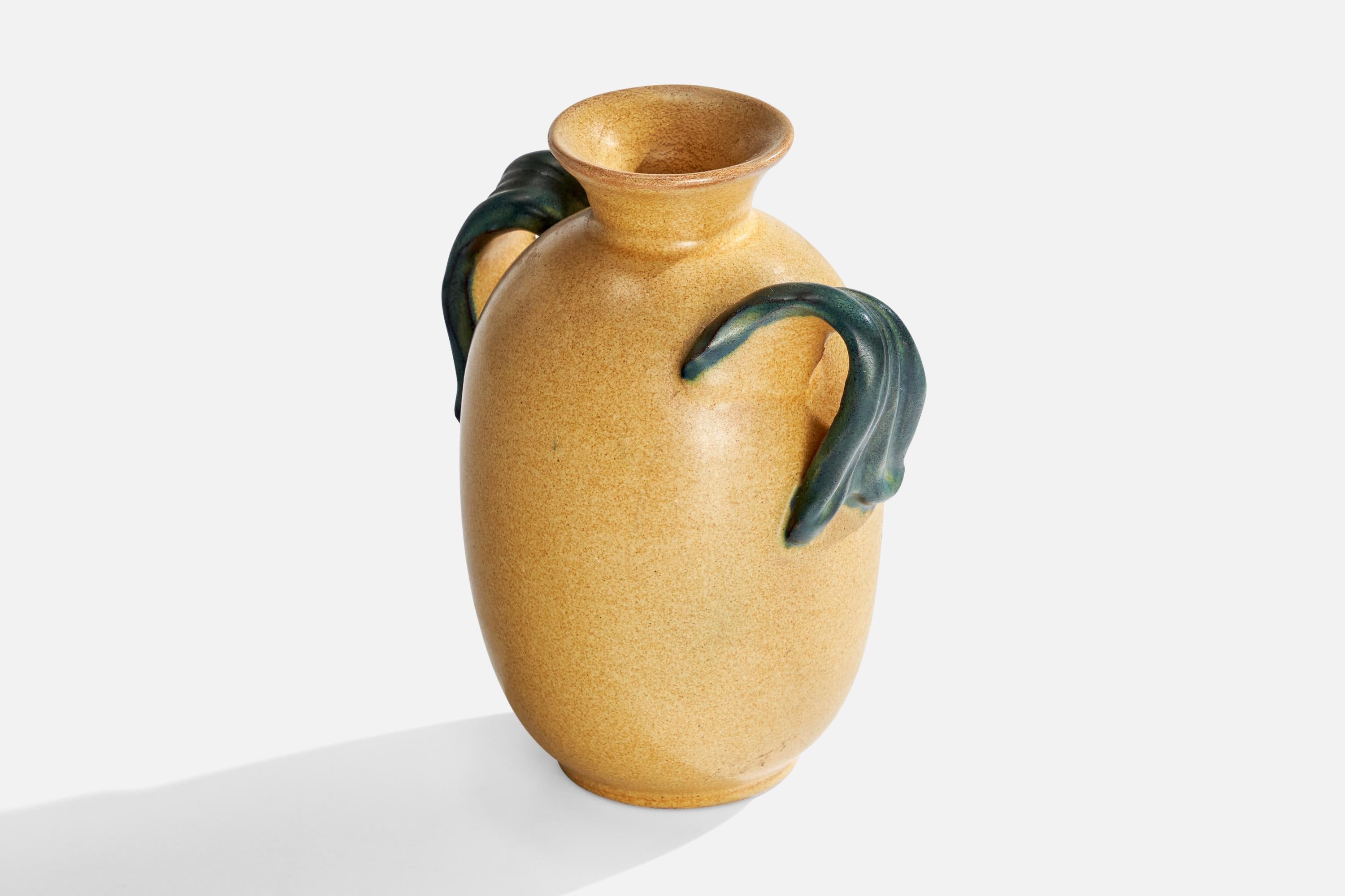 Upsala Ekeby, Vaso, Terracotta, Svezia, anni '1930 In condizioni buone in vendita a High Point, NC