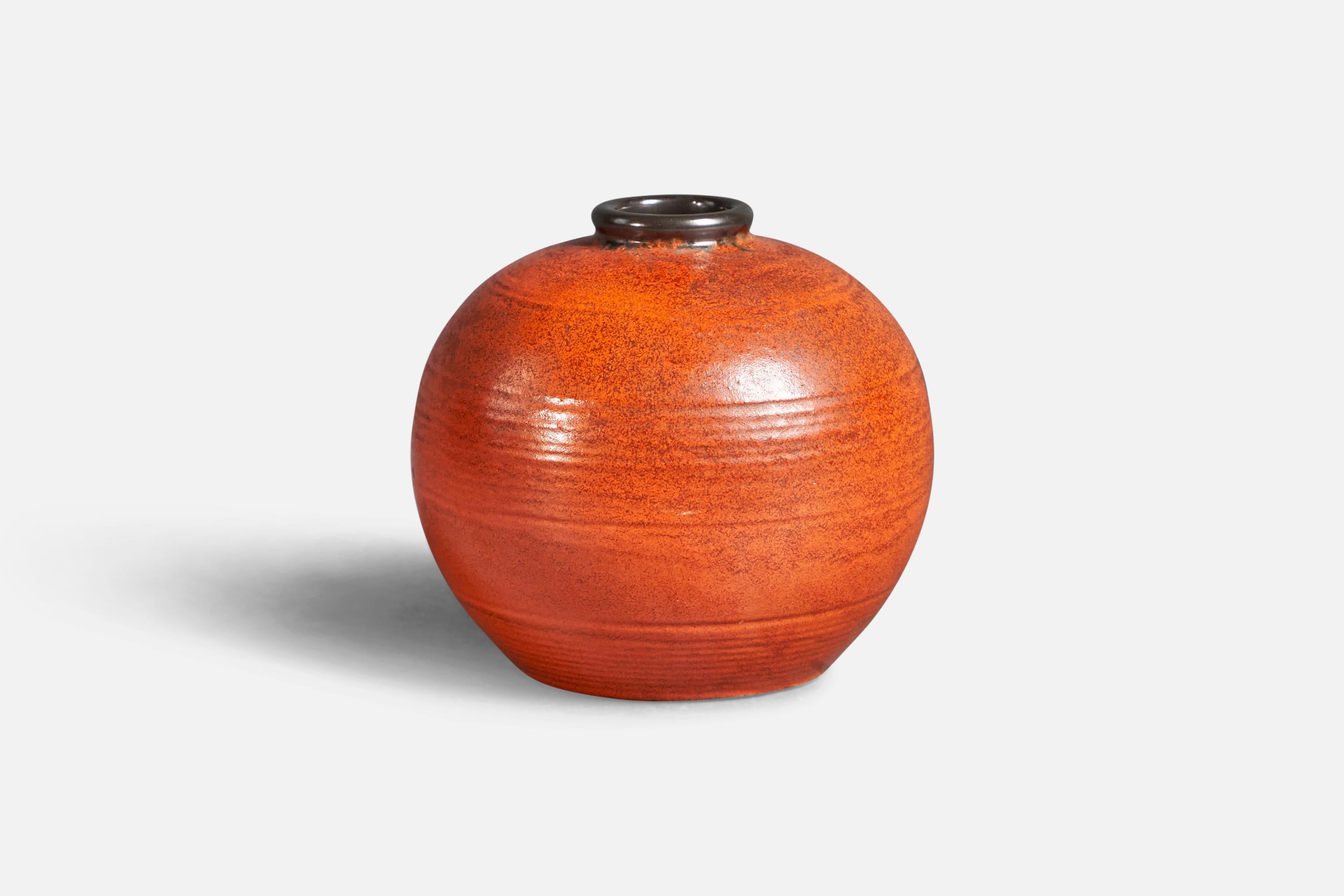 Upsala Ekeby, Vase, Earthenware, Sweden, 1930s In Good Condition For Sale In High Point, NC