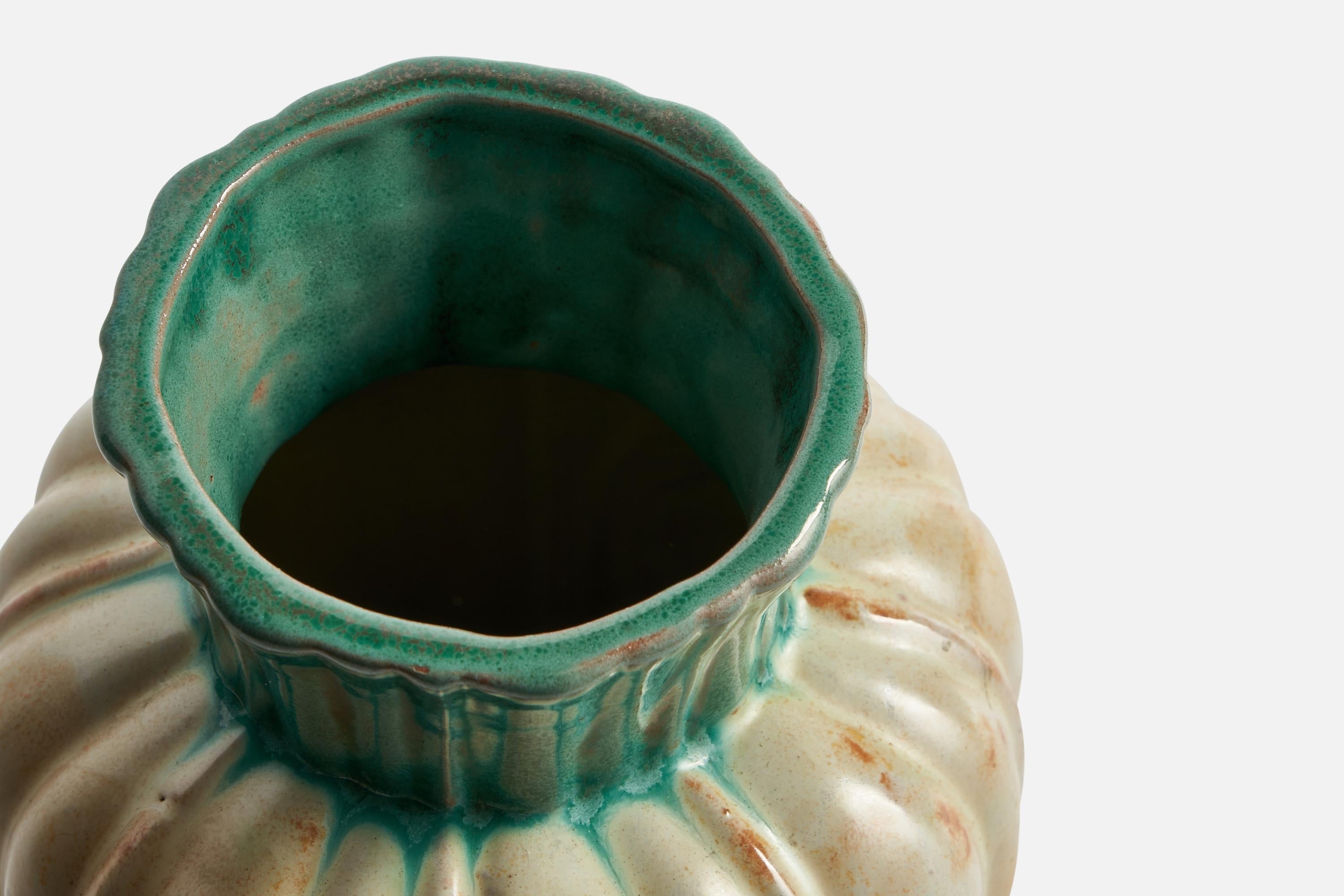 Upsala Ekeby, Vase, Earthenware, Sweden, 1930s In Good Condition For Sale In High Point, NC