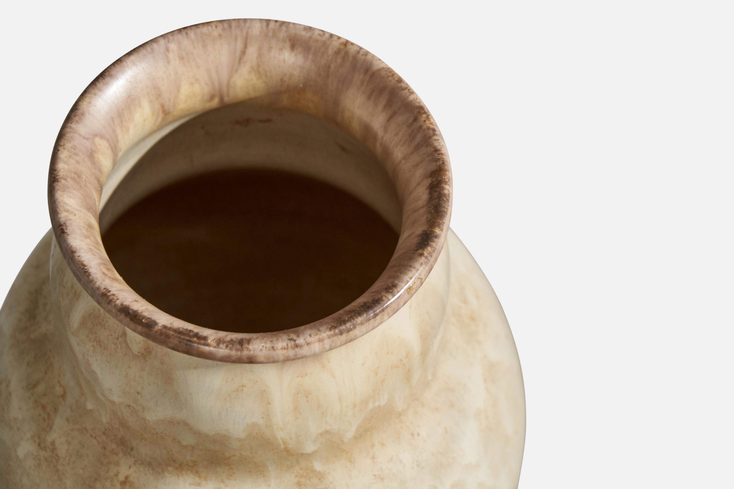Upsala Ekeby, Vaso, Terracotta, Svezia, anni '1930 In condizioni buone in vendita a High Point, NC