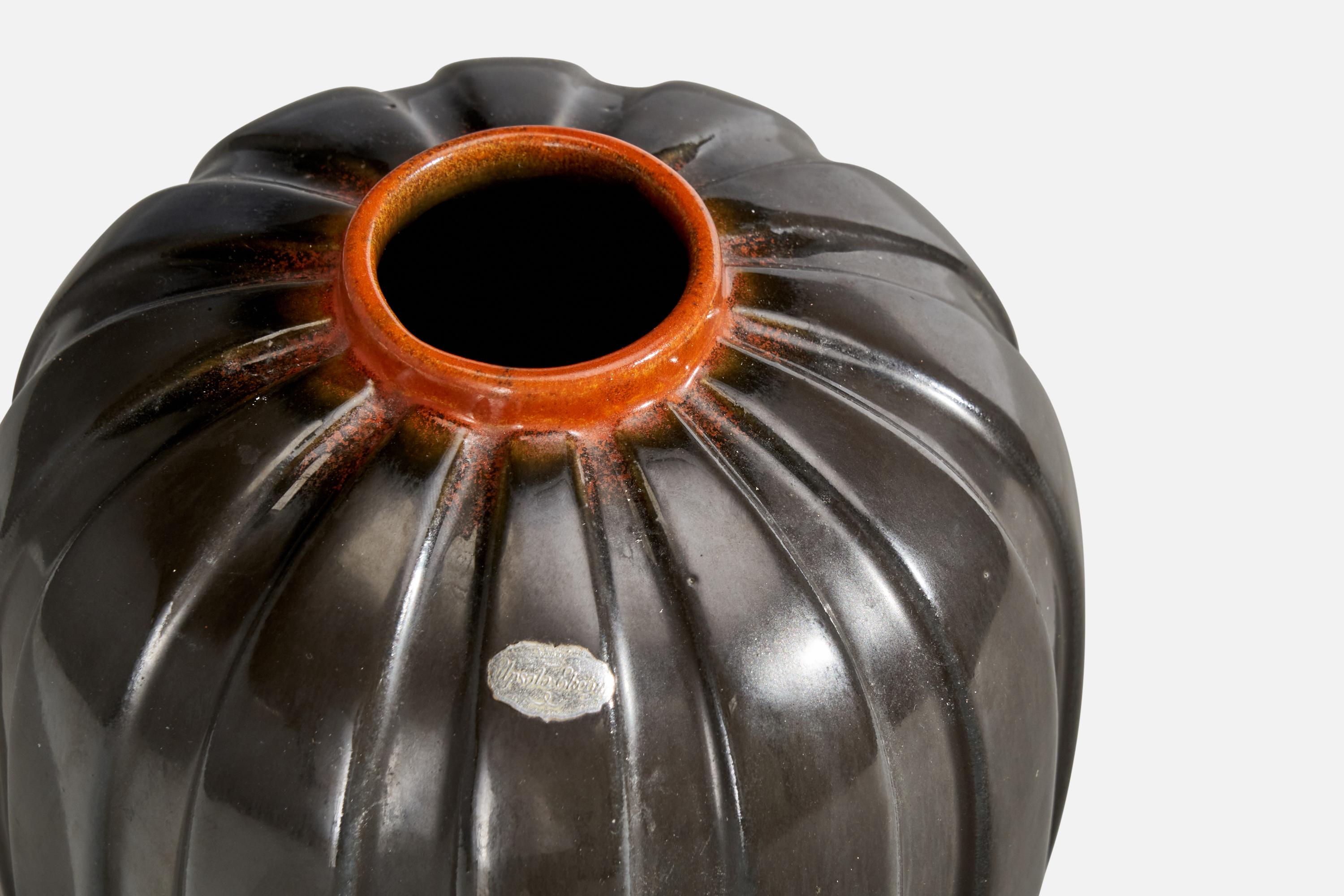 Upsala Ekeby, Vaso, Terracotta, Svezia, anni '1930 In condizioni buone in vendita a High Point, NC