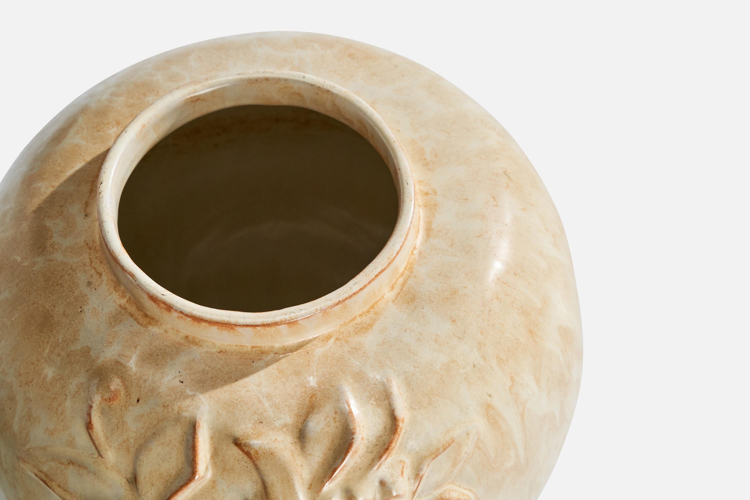 Vase en faïence de Upsala Ekeby, Suède, années 1930 Bon état - En vente à High Point, NC