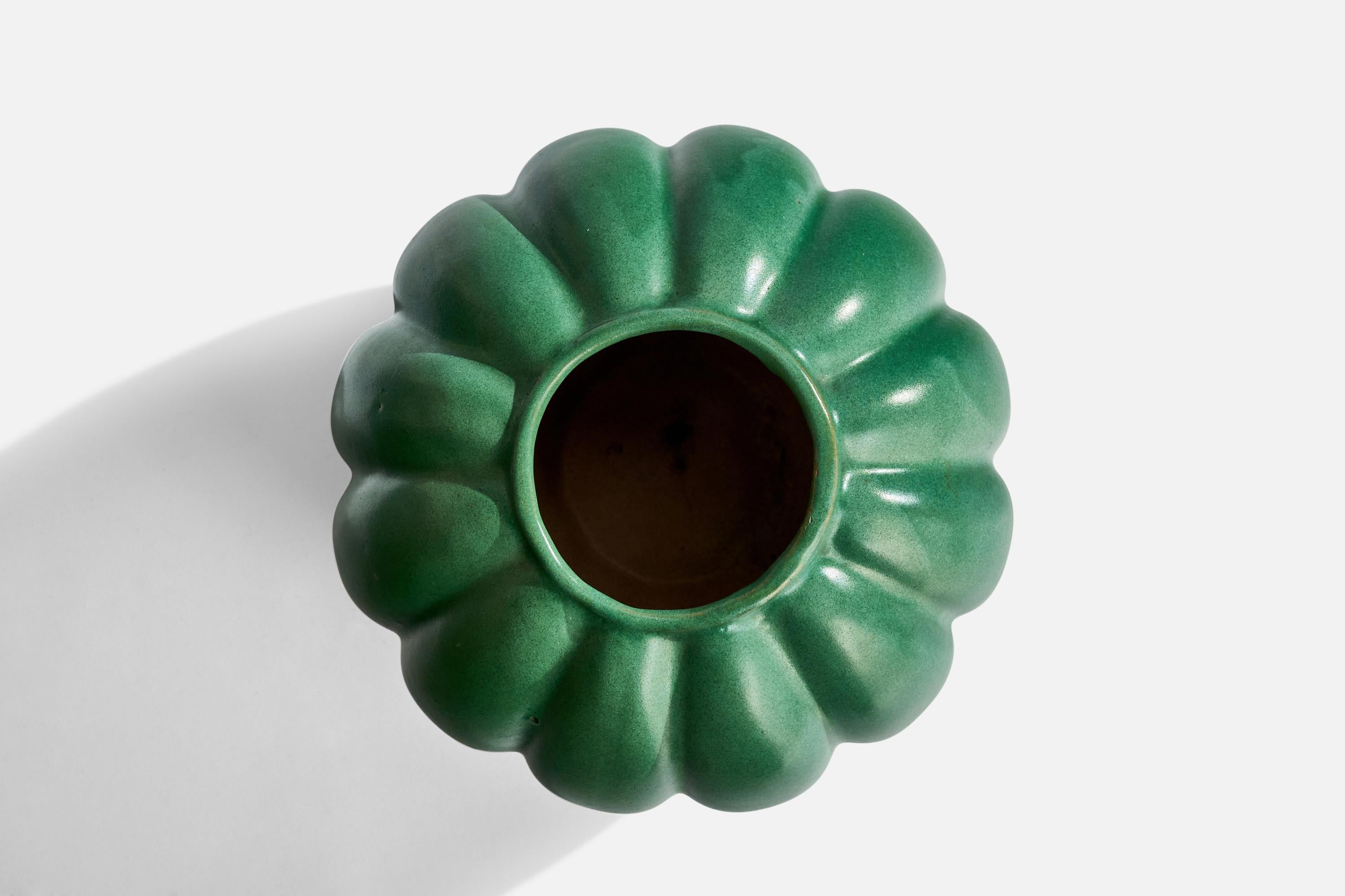 Upsala Ekeby, Vase, Steingut, Schweden, 1930er Jahre (Mitte des 20. Jahrhunderts) im Angebot