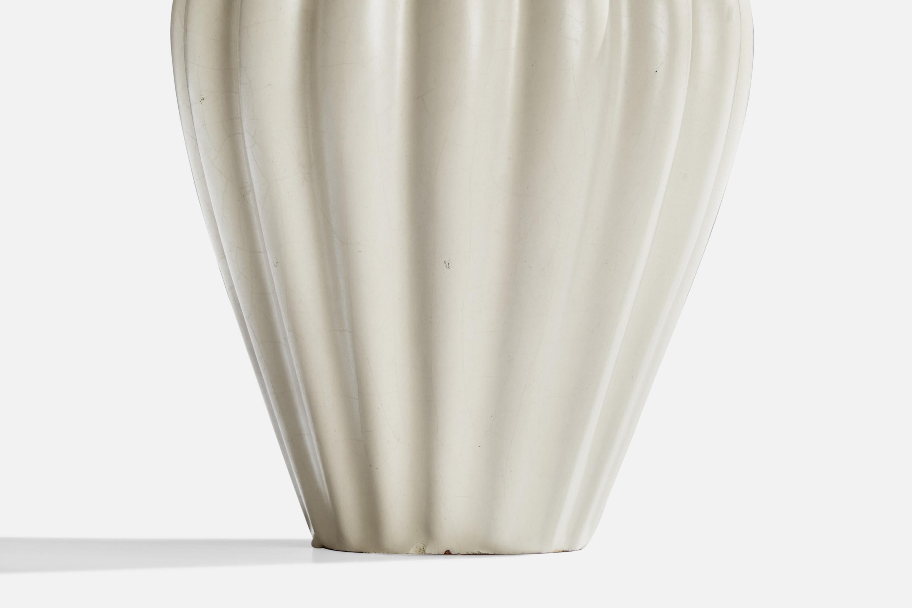 Milieu du XXe siècle Vase en faïence de Upsala Ekeby, Suède, années 1930 en vente