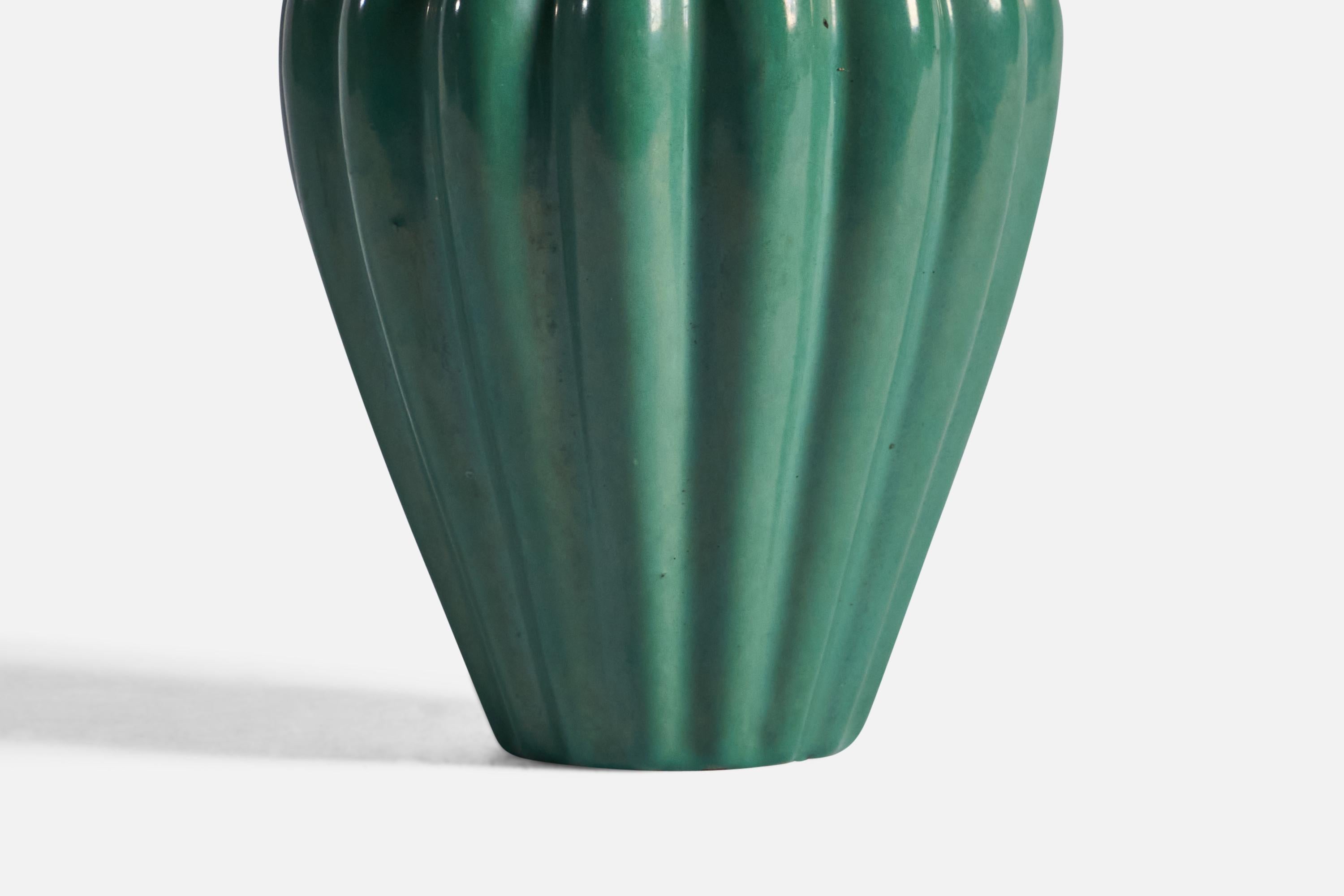 Upsala Ekeby, Vase, Earthenware, Sweden, 1940s In Good Condition For Sale In High Point, NC