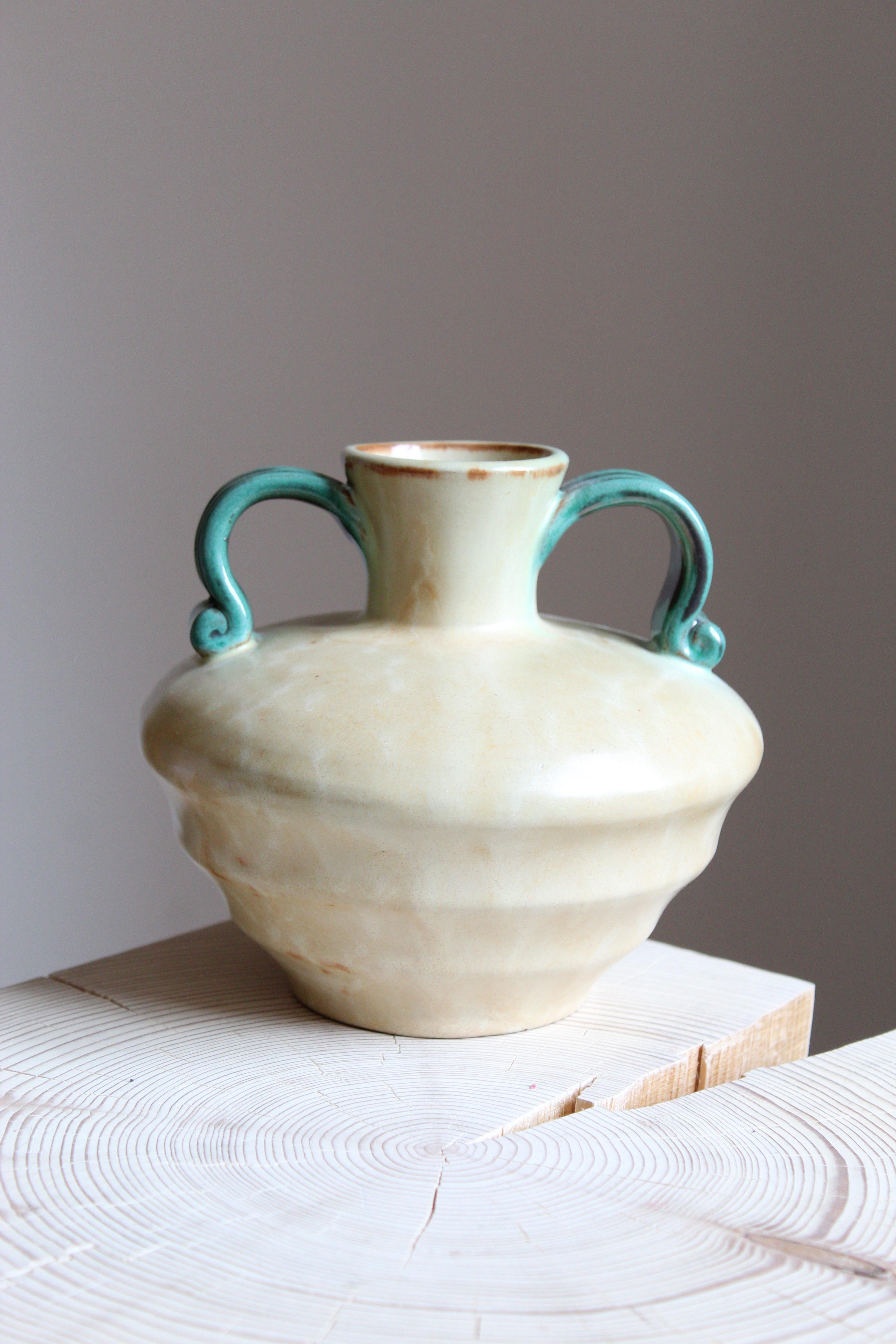 Upsala-Ekeby, Vase, Glazed Stoneware, Sweden, 1940s In Good Condition In High Point, NC