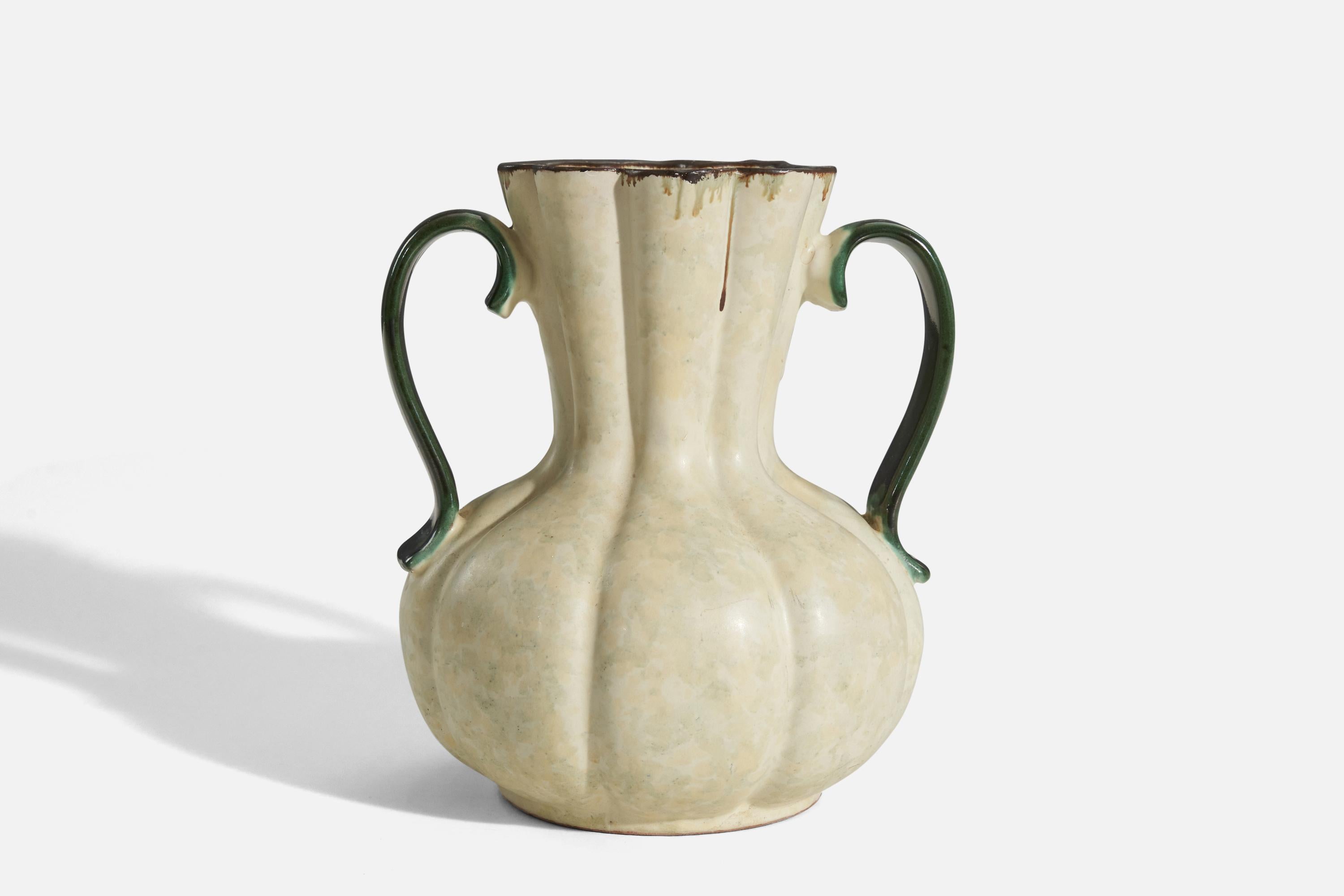 Vase vonsala-Ekeby, grün und beige glasiertes Steingut, Schweden, 1940er Jahre (Schwedisch) im Angebot