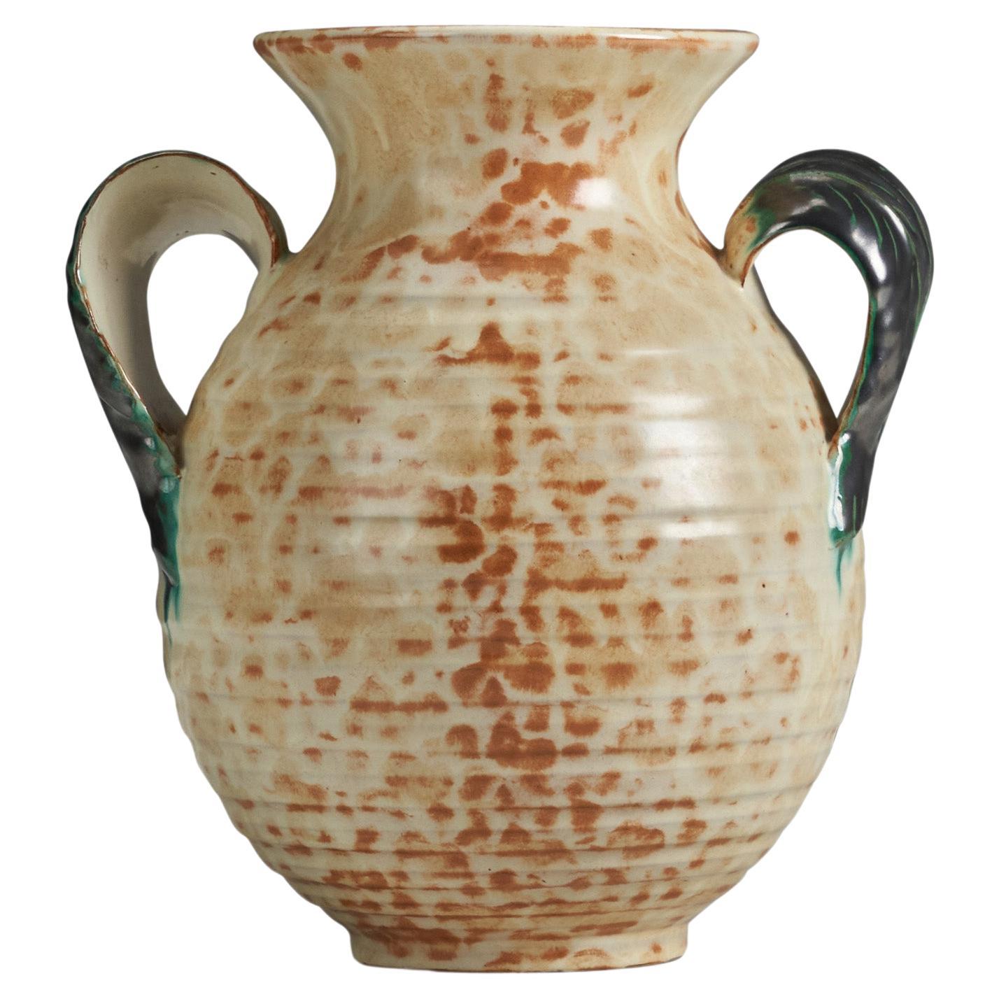 Vase de Upsala Ekeby, en faïence verte et vernie beige, Suède, années 1940