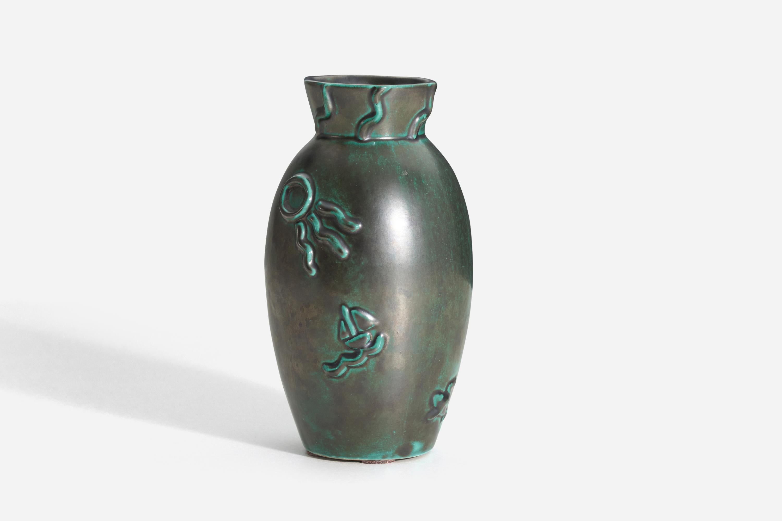 Art déco Vase en faïence vernissée verte de Upsala-Ekeby, Suède, années 1940 en vente