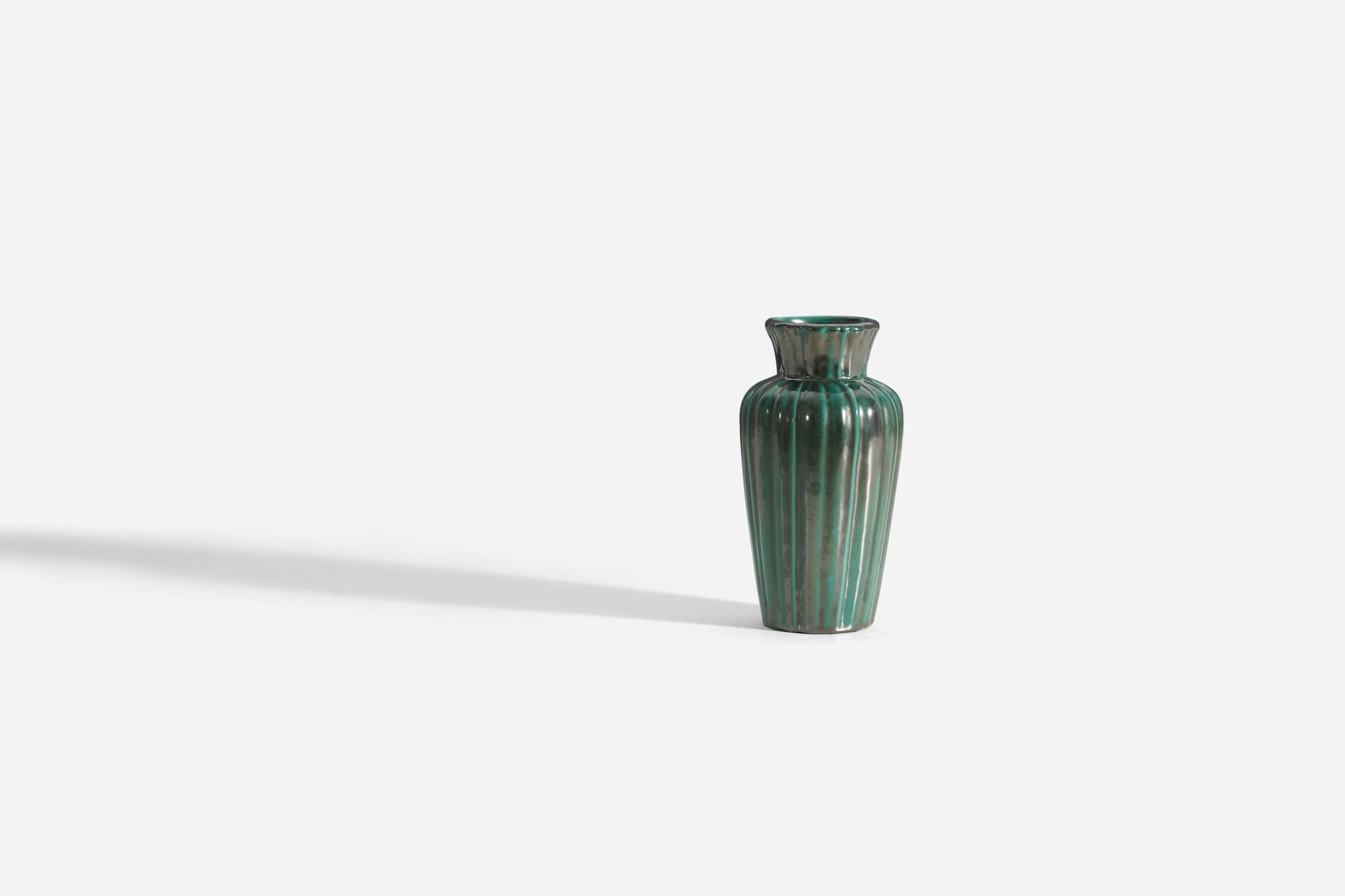 Upsala-Ekeby, Vase, Green-Glazed Incised Earthenware, Sweden, 1940s In Good Condition For Sale In High Point, NC